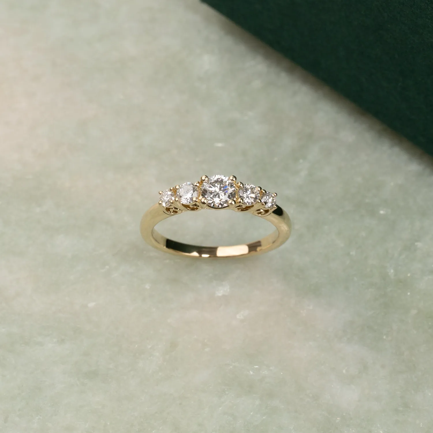 Sisi Copenhagen Five-Stone Trellis diamantring 0,5 ct guld