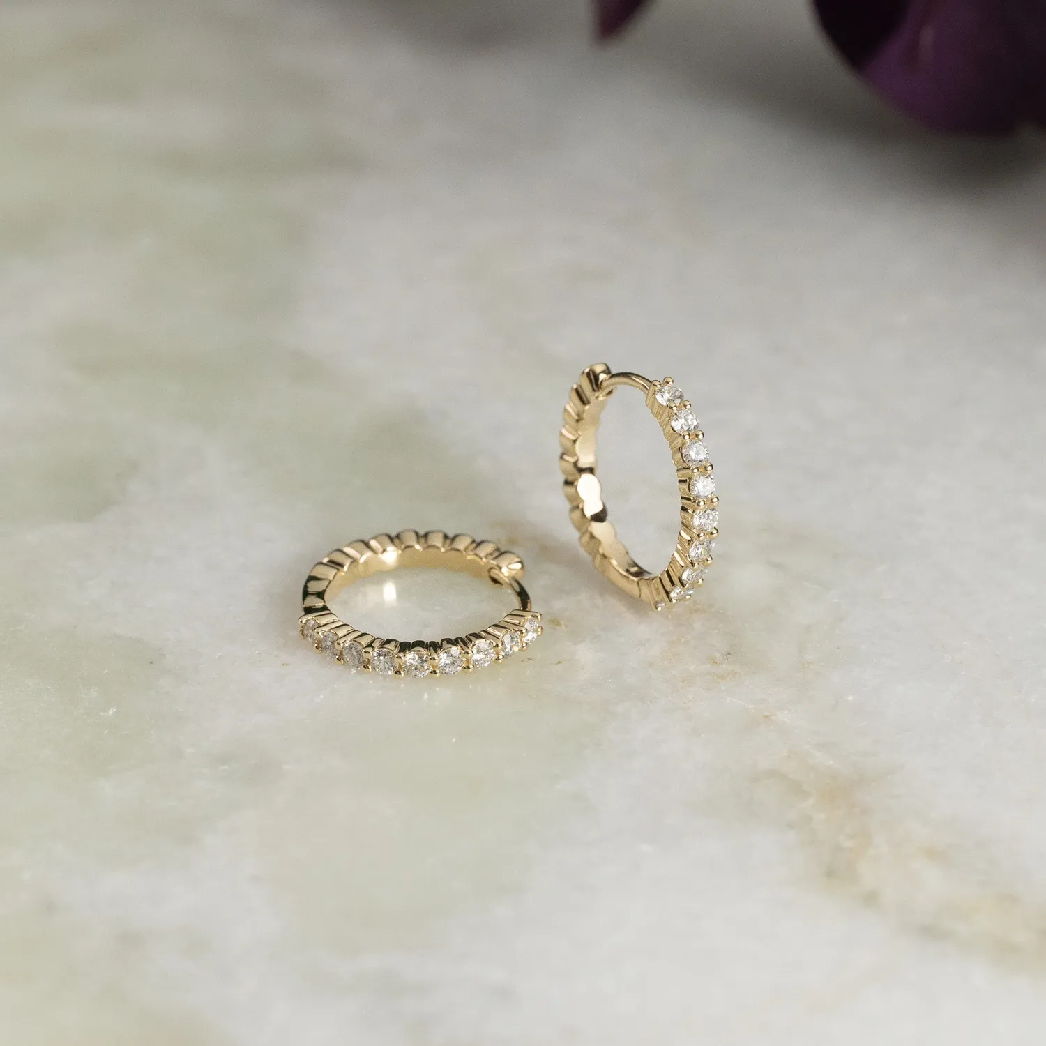 Sisi Copenhagen Prong creoler guld 0,5 ct diamanter