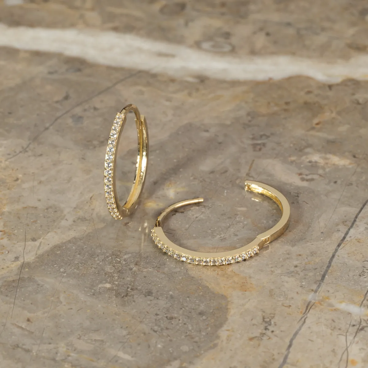 Sisi Copenhagen Alissa creoler guld 9 kt 18 mm zirkonia