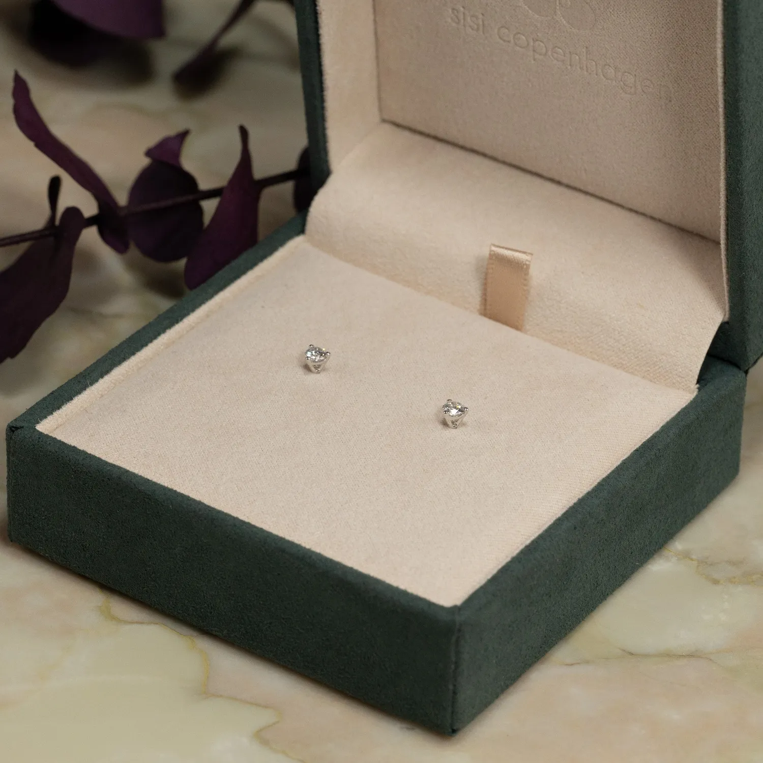 Sisi Copenhagen Simple Lab-Diamond ørestikker hvidguld 0,33 ct