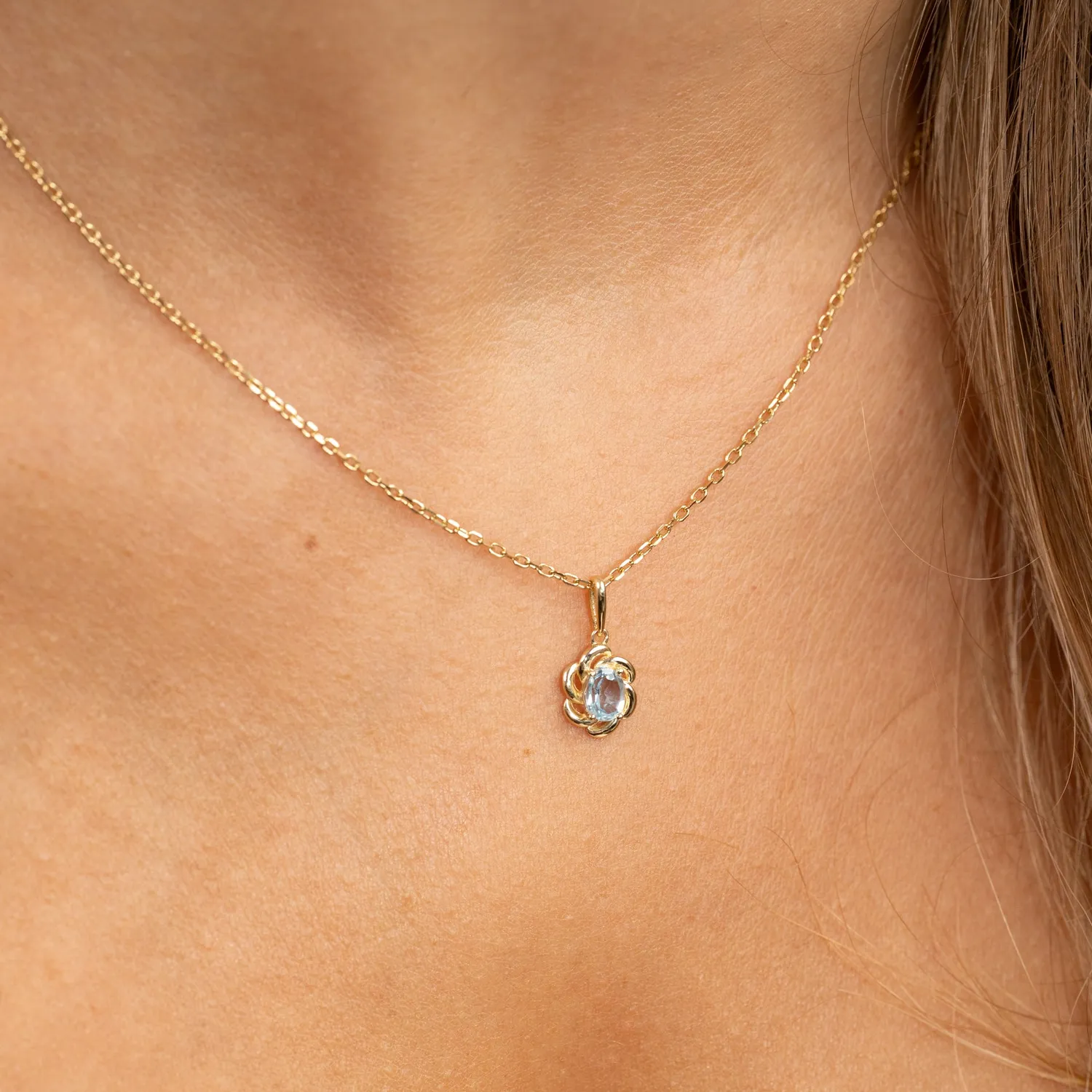 Sisi Copenhagen Cille Blue Topaz vedhæng massivt guld blå topas