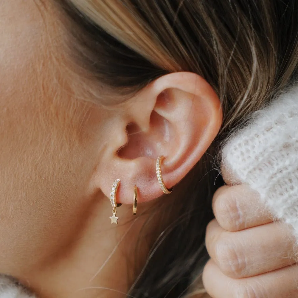 Orelia Clean Metal Huggie Hoop øreringe guld glat