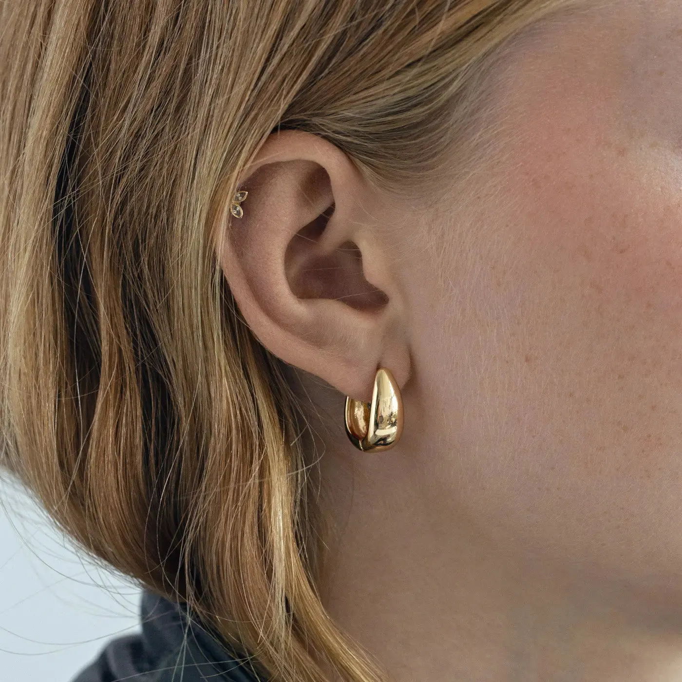 TIMI OF SWEDEN Klassisk Wide Hoop øreringe guld 16 mm