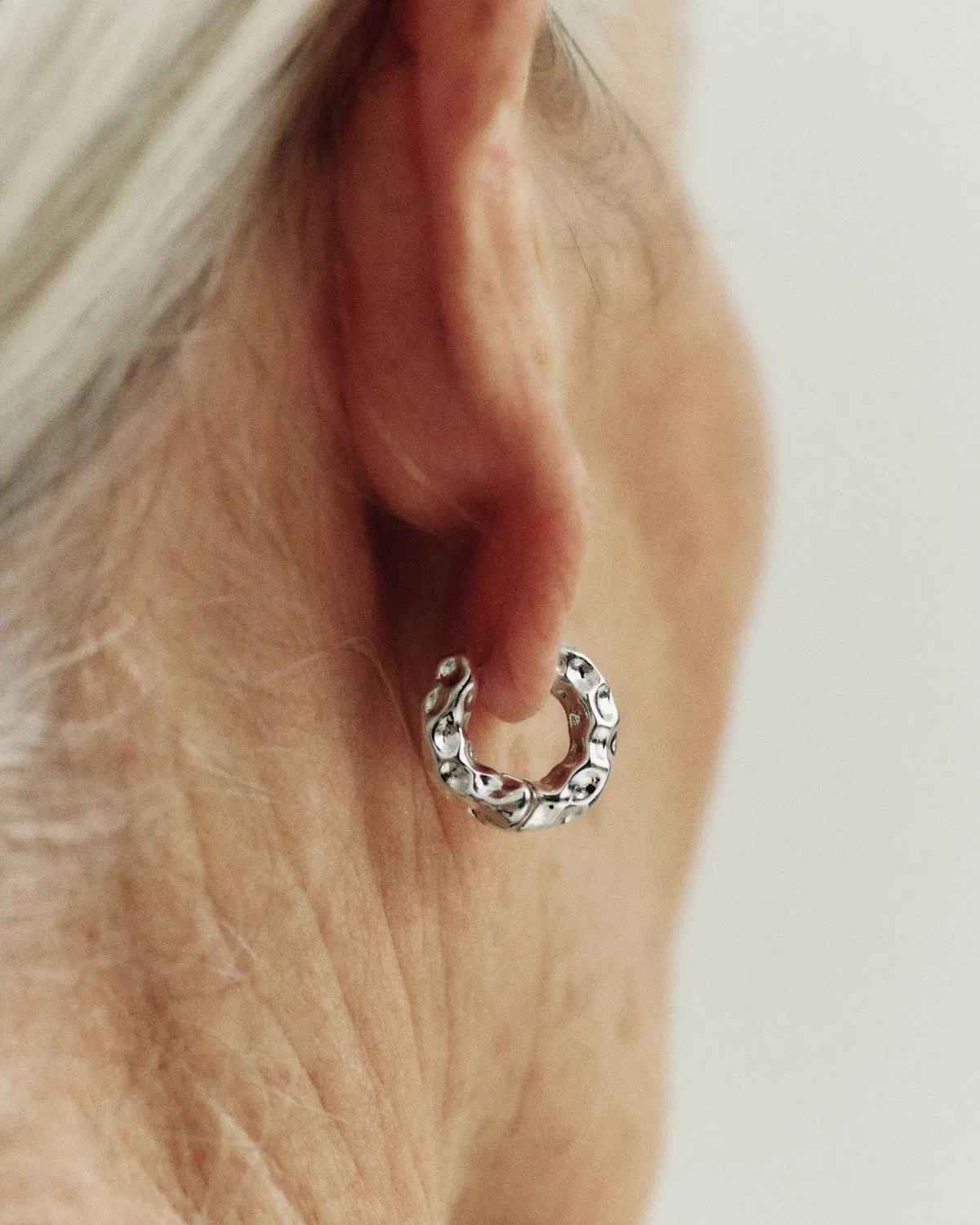 Wos Hanna øreringe sølv 2 cm hoops