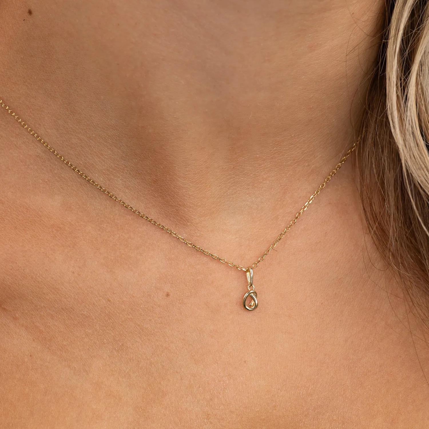 Sisi Copenhagen Lily vedhæng massivt 9 kt guld