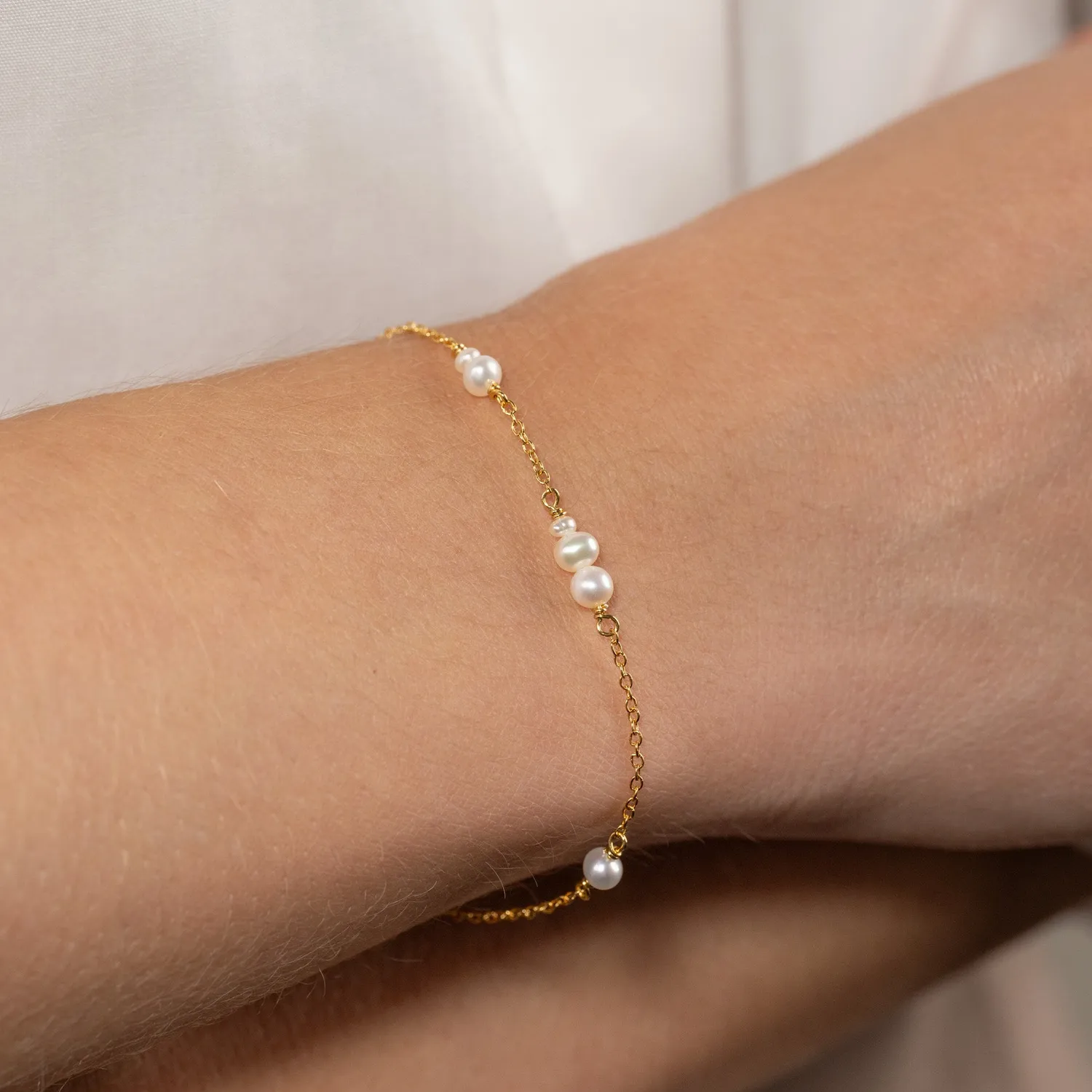 Sisi Copenhagen Evie Pearl armbånd forgyldt perler