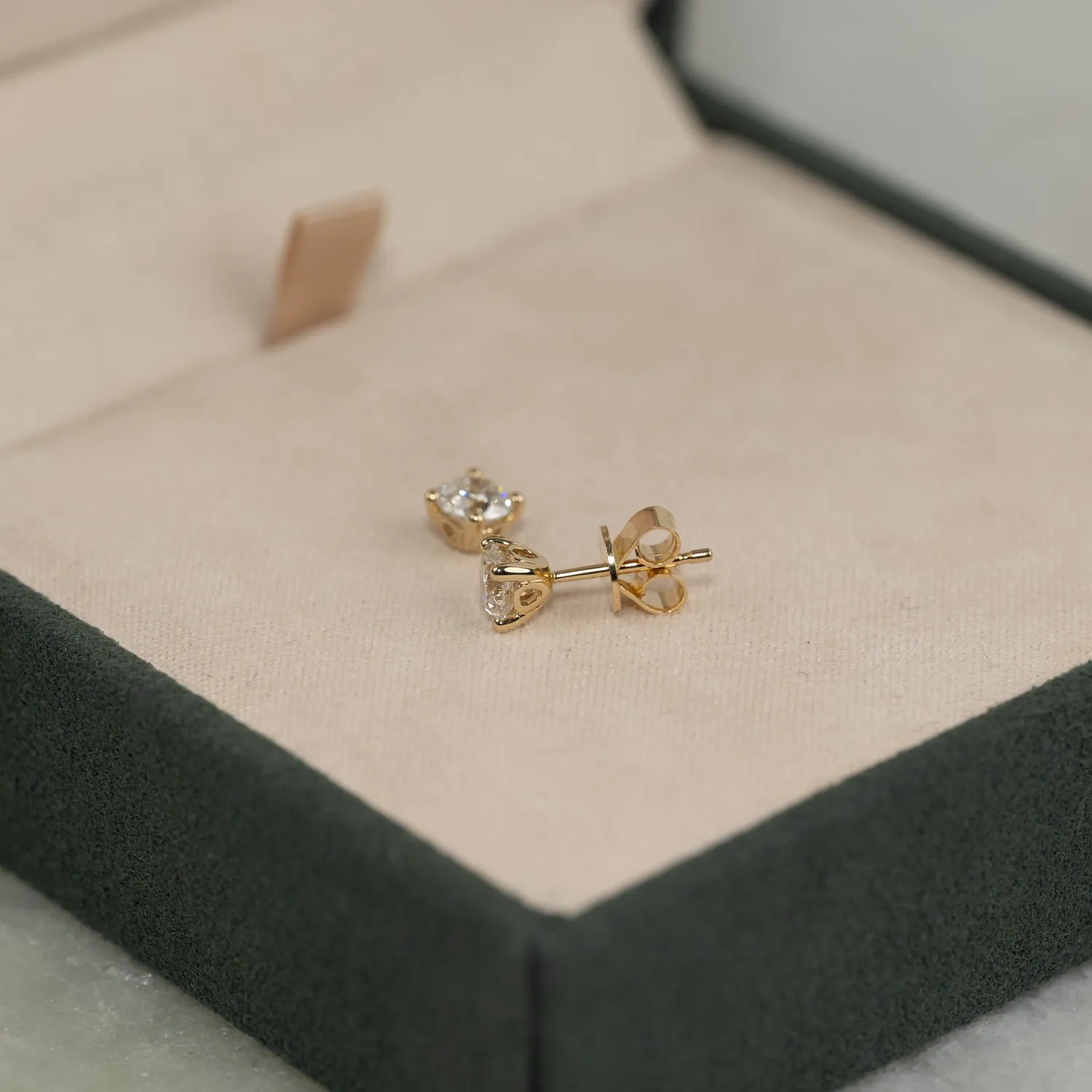 Sisi Copenhagen Classic Solitaire ørestikker 0,8 ct 14 kt