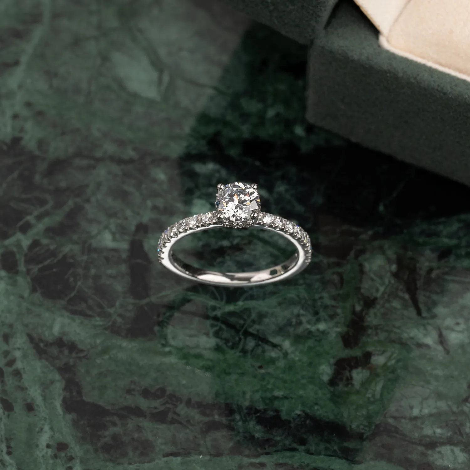 Sisi Copenhagen Hidden-Halo Alliance ring 14 kt diamanter