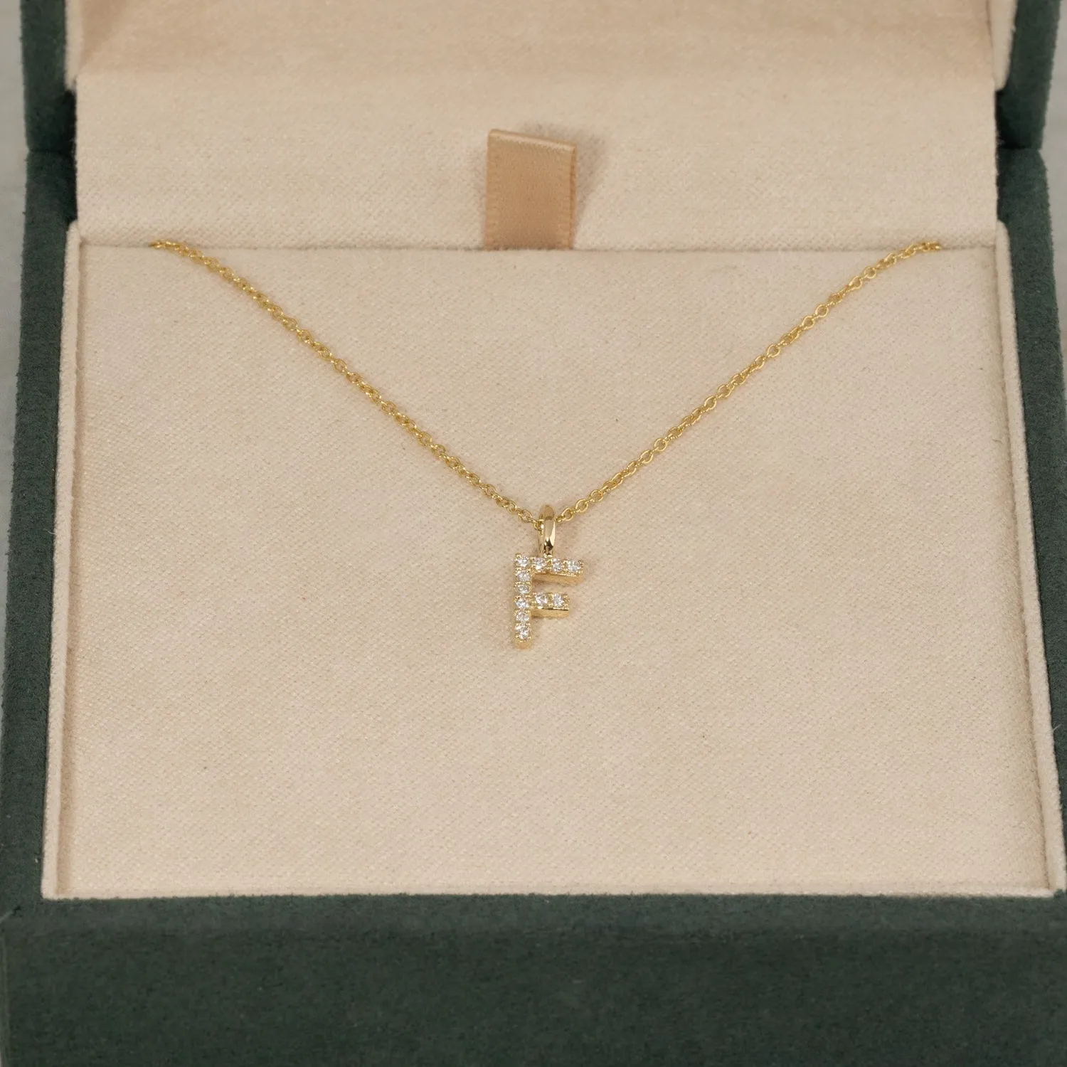 Sisi Copenhagen Letter Lab-Diamond vedhæng guld 0,04-0,16 ct