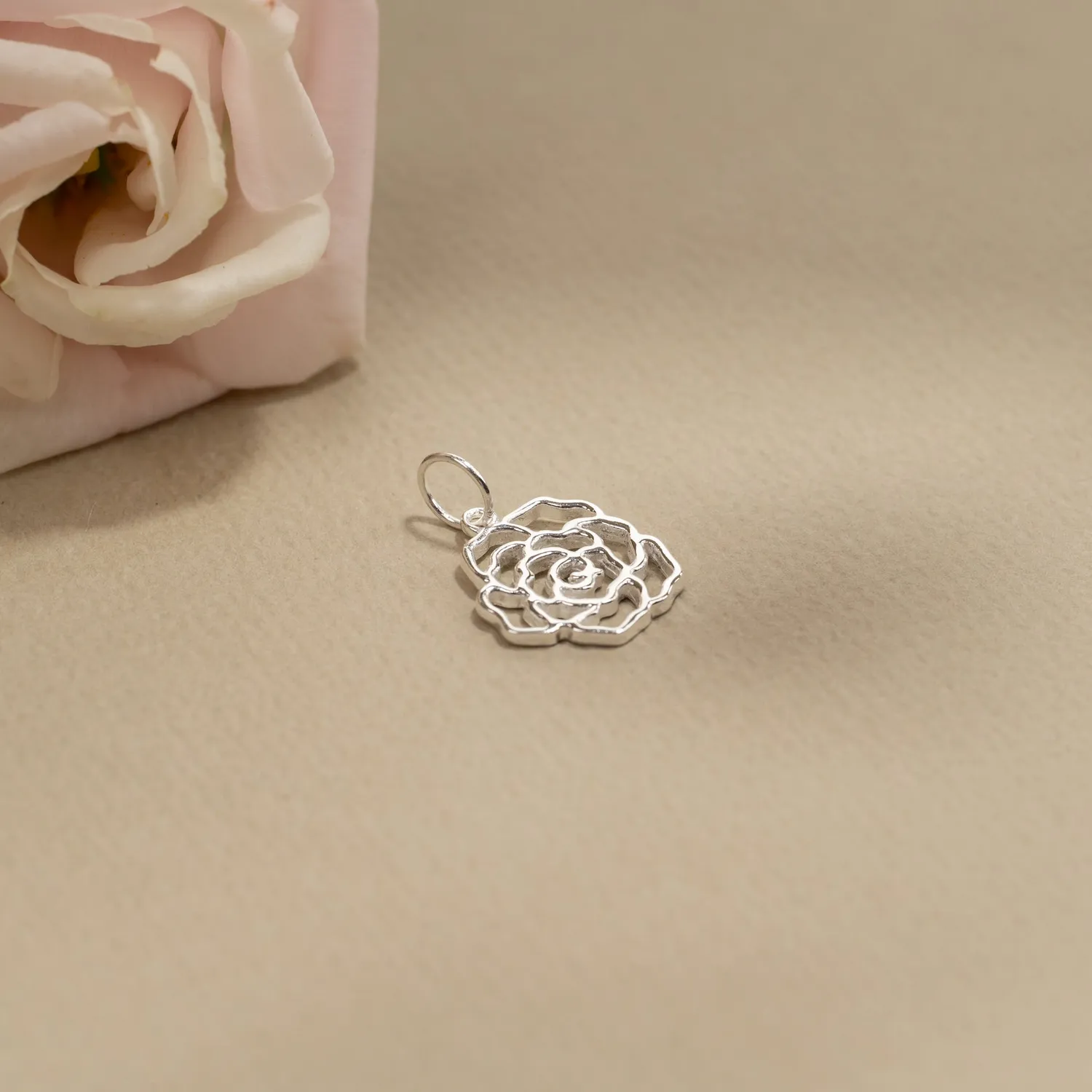 Sisi Copenhagen Rosa vedhæng forgyldt 12 mm rose