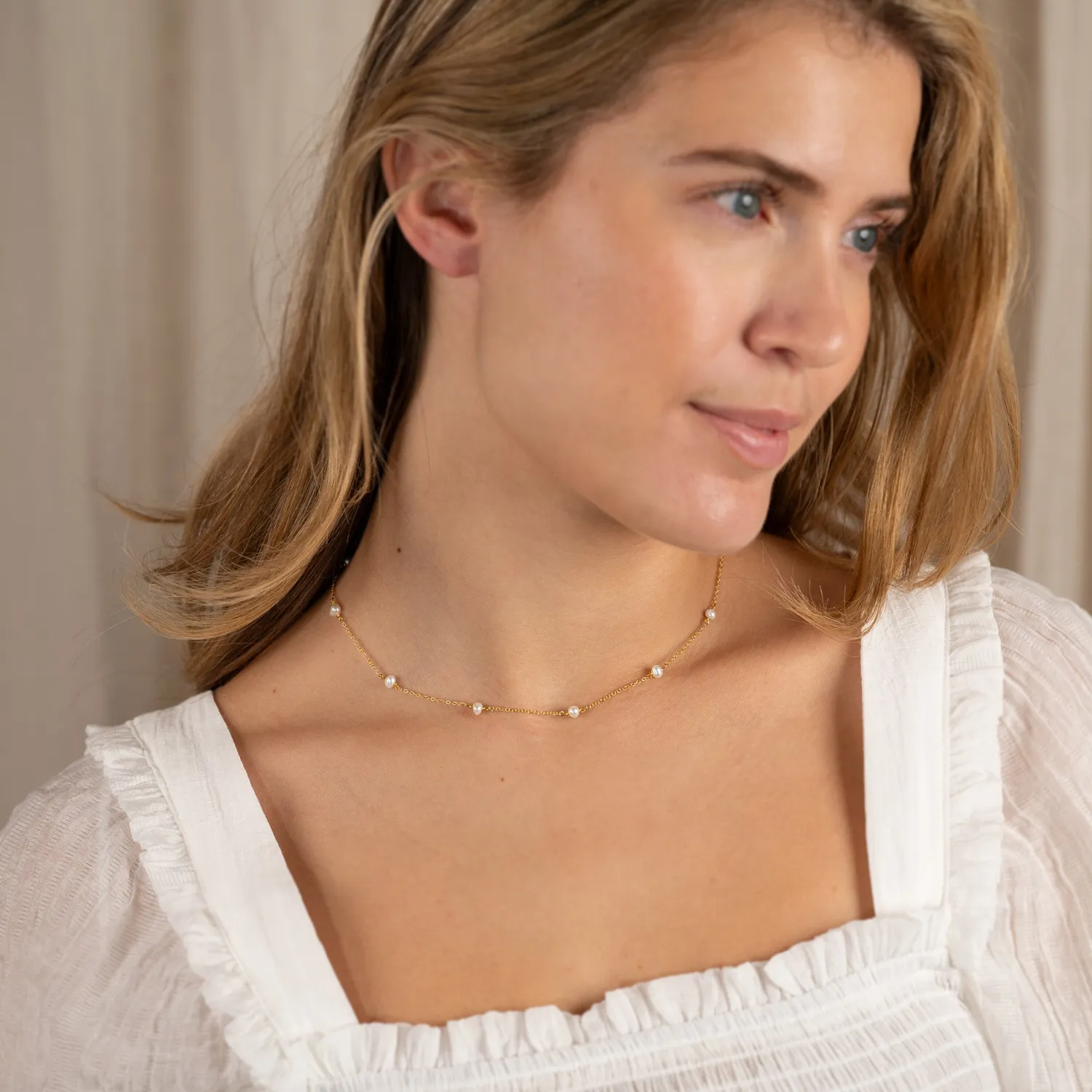Sisi Copenhagen Erica Pearl Golden halskæde 40 cm perle