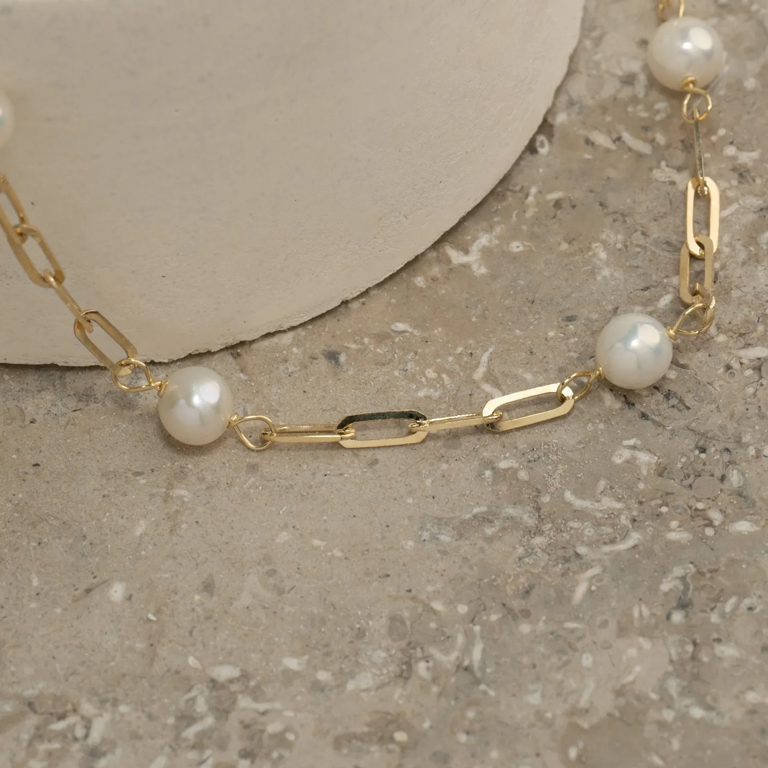 Sisi Copenhagen Alma Pearl armbånd massivt guld perler