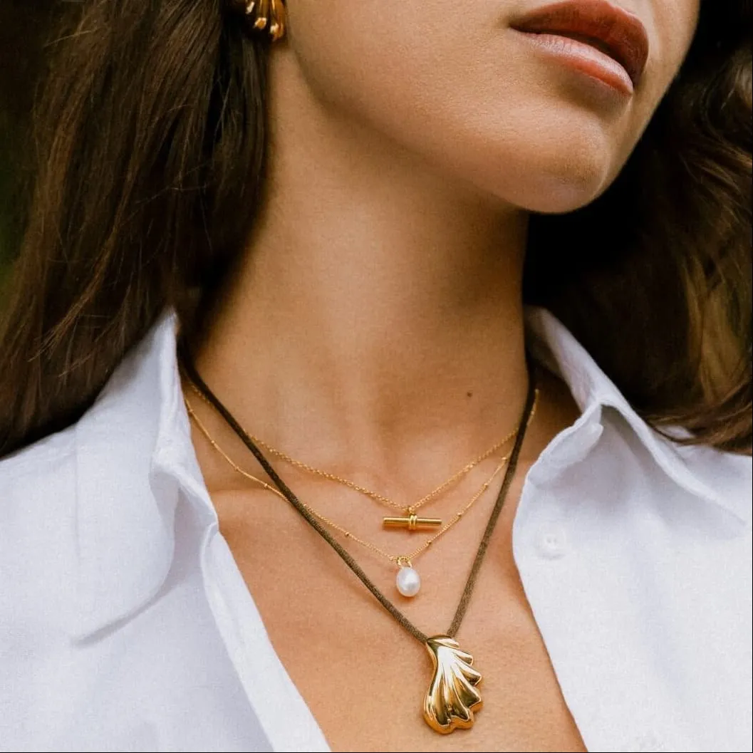 Orelia LUXE Shell Pendant halskæde brun snor