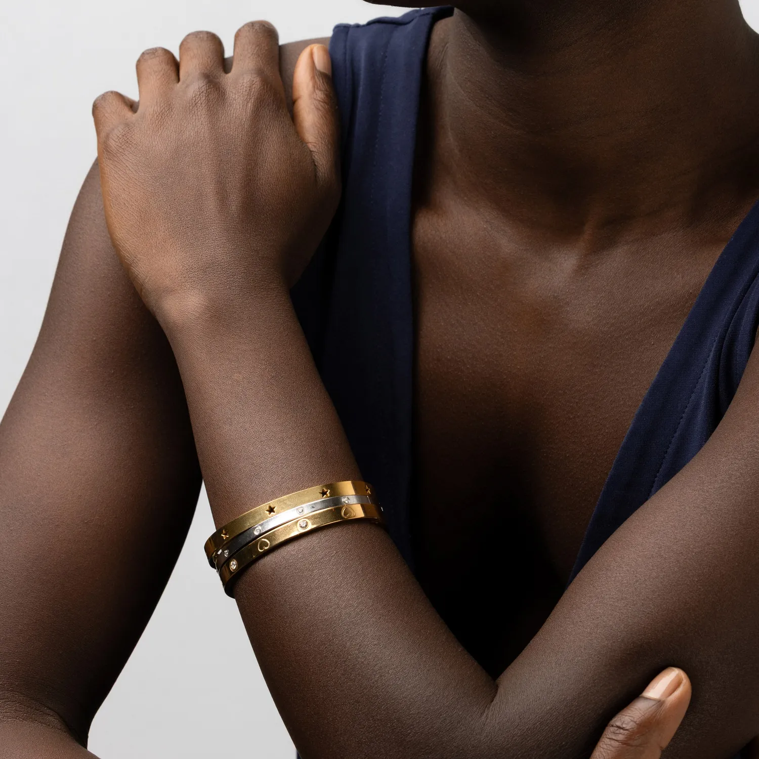 TIMI OF SWEDEN Gia armring hjerte krystal guld 60 mm