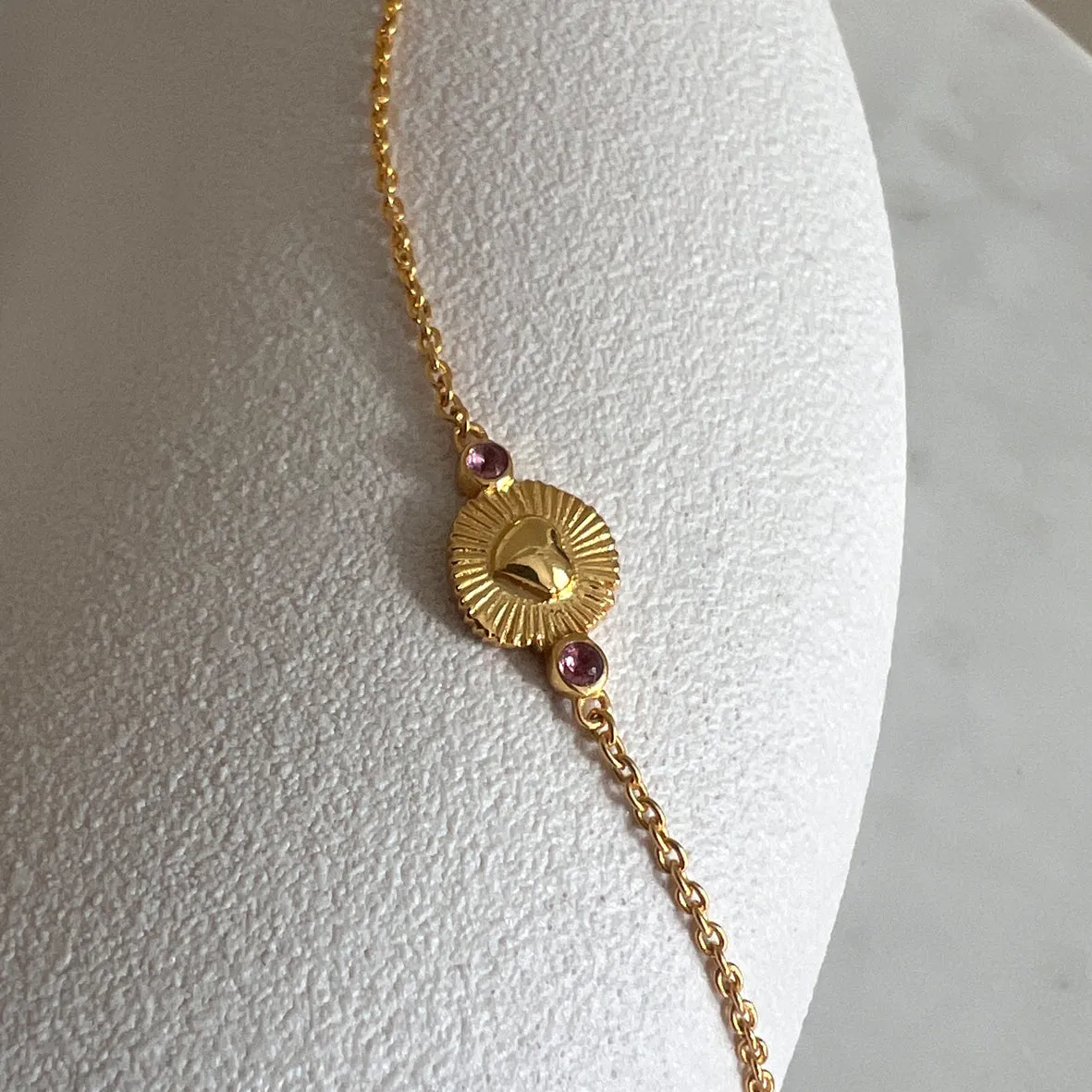 Bykjaergaard Open Heart armbånd forgyldt pink turmalin