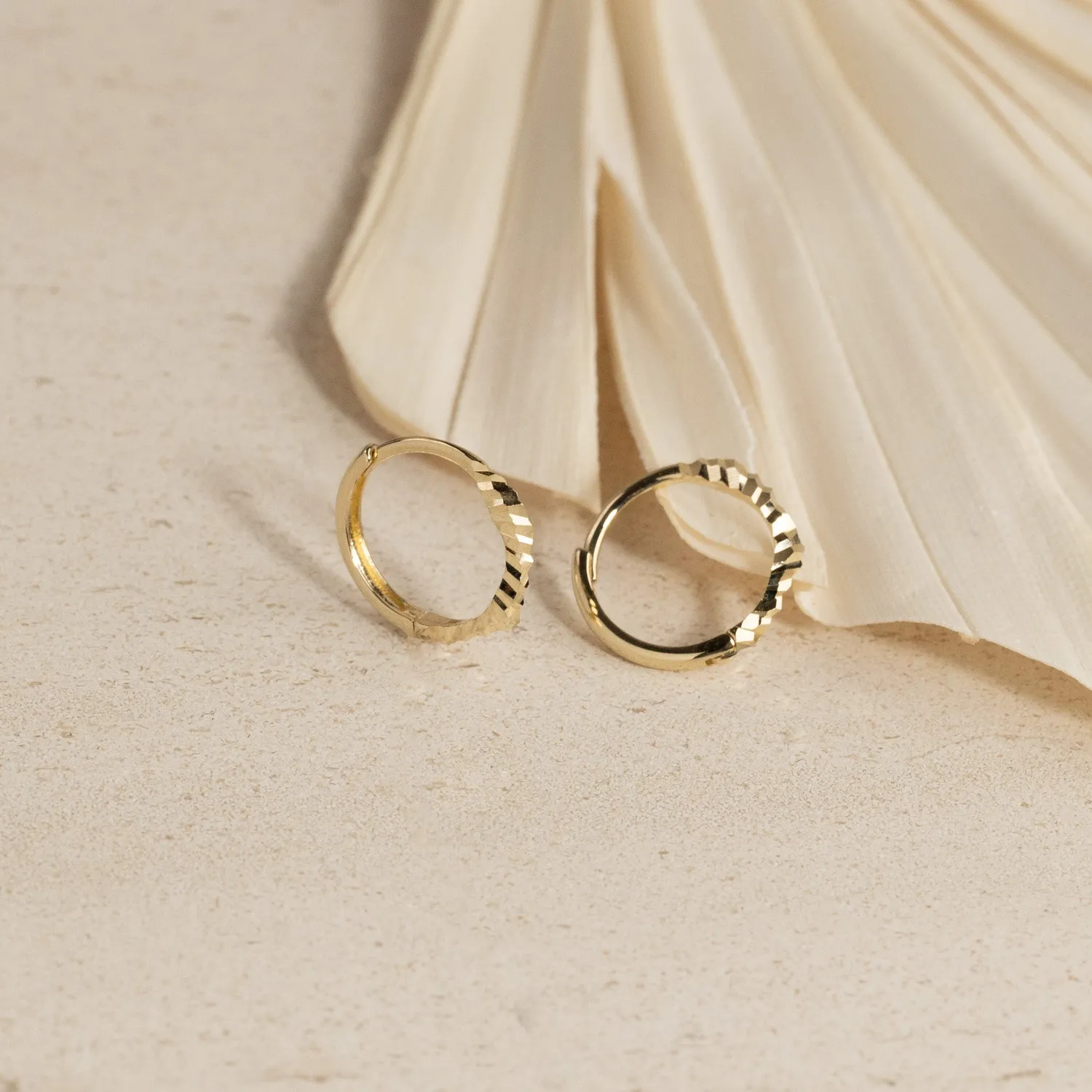 Sisi Copenhagen Dina creoler 12 mm i 9 kt guld