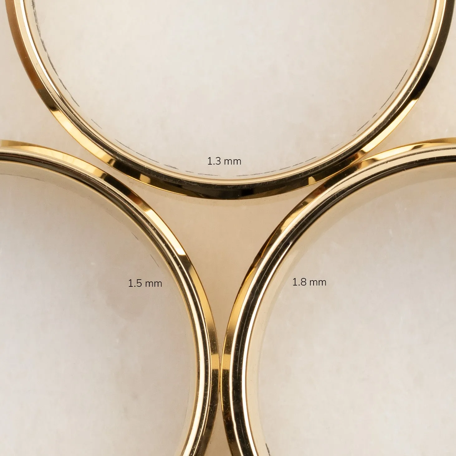 Sisi Beveled Flat Comfort vielsesring 3,5 mm guld