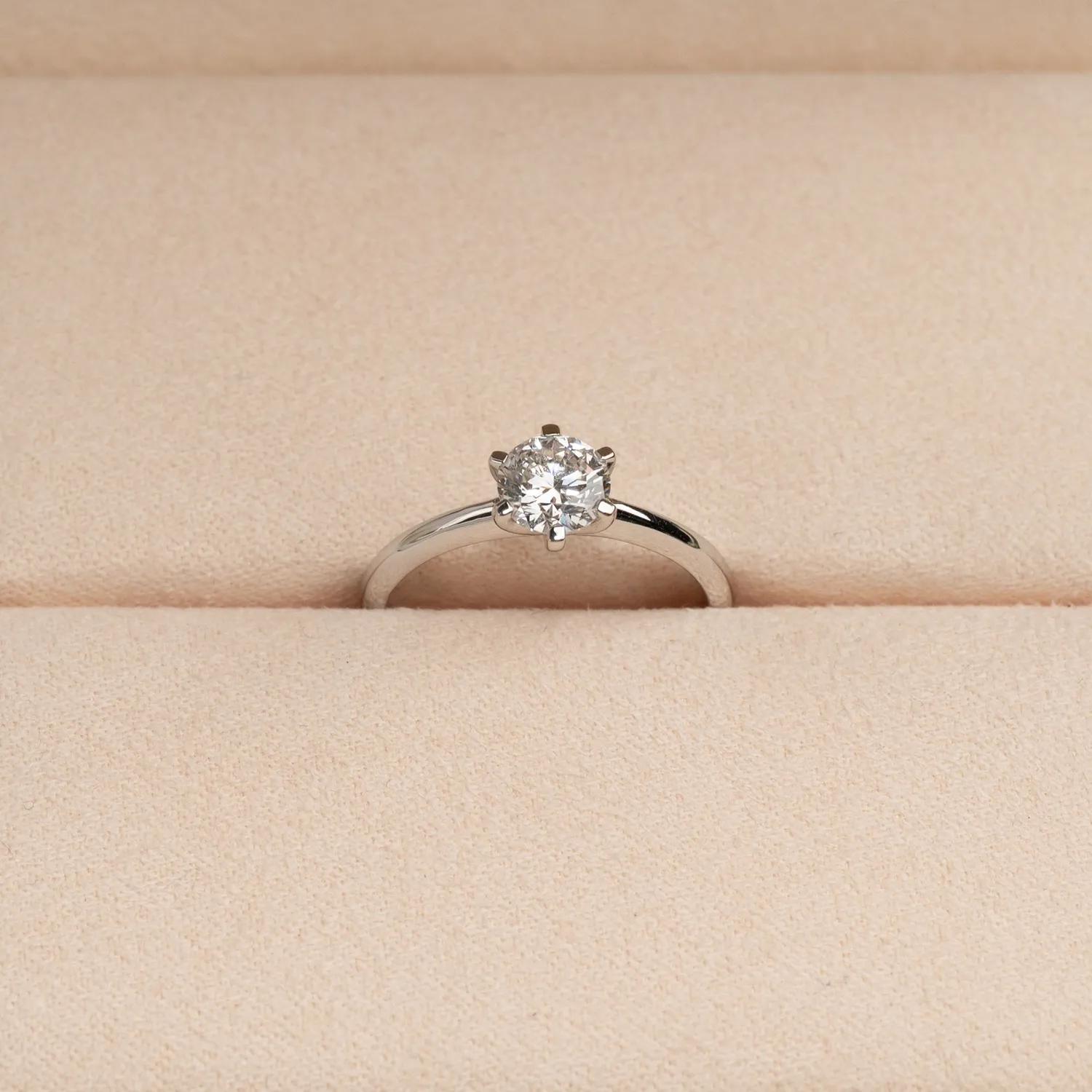 Sisi Copenhagen Classic Solitaire diamantring 0,75 ct hvidguld