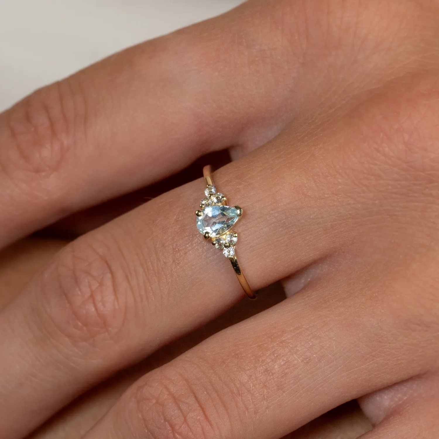 Sisi Copenhagen Cassandra ring guld blå topas str. 52