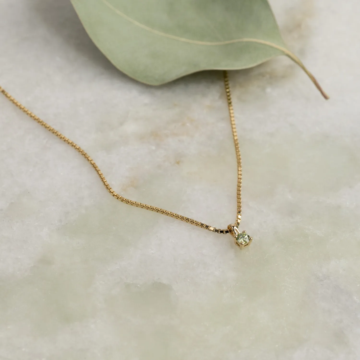 Sisi Copenhagen Prong Solitaire Ocean Green diamantvedhæng 0,1 ct