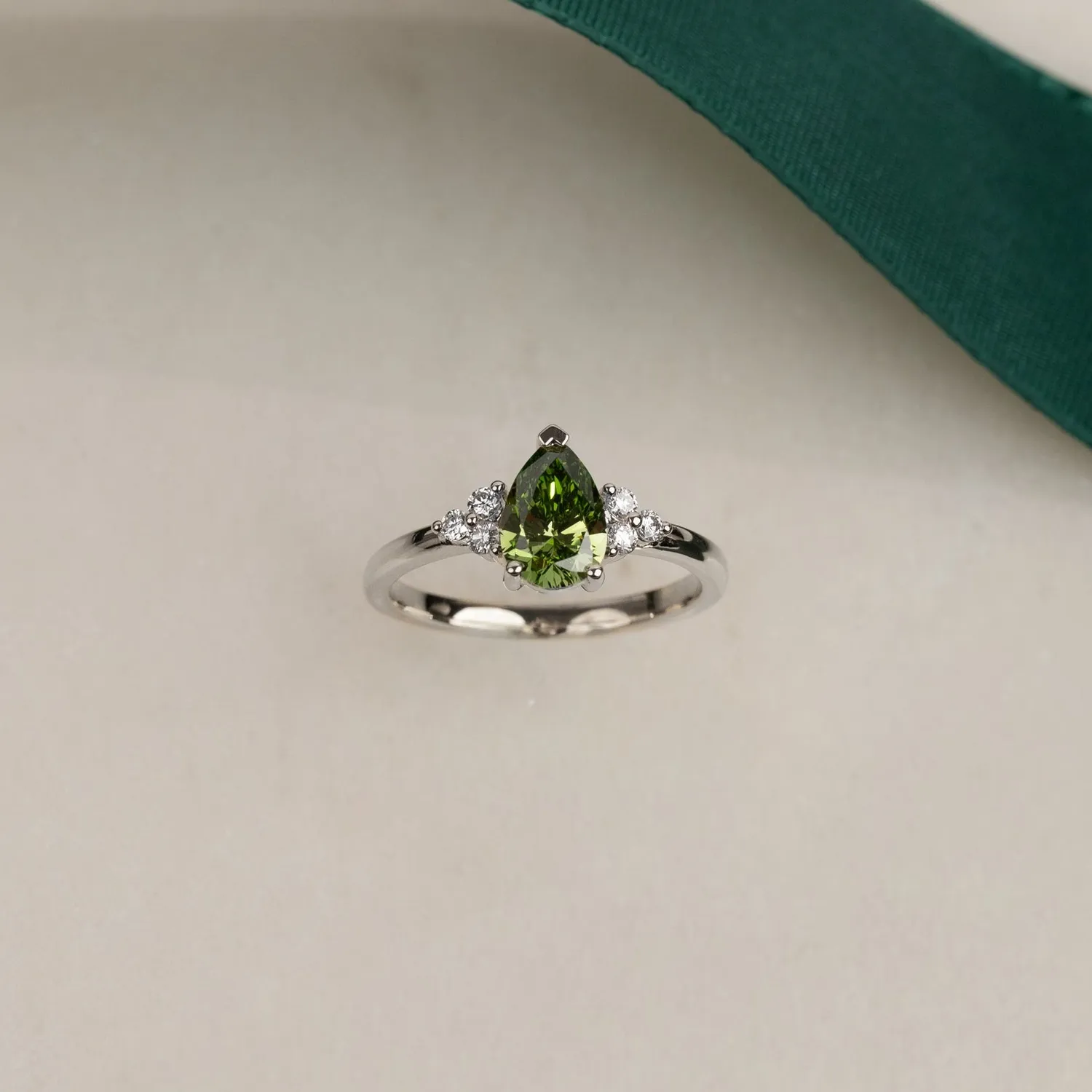 Sisi Copenhagen Pear Triad 0,65 ct ring guld 14 kt hvid