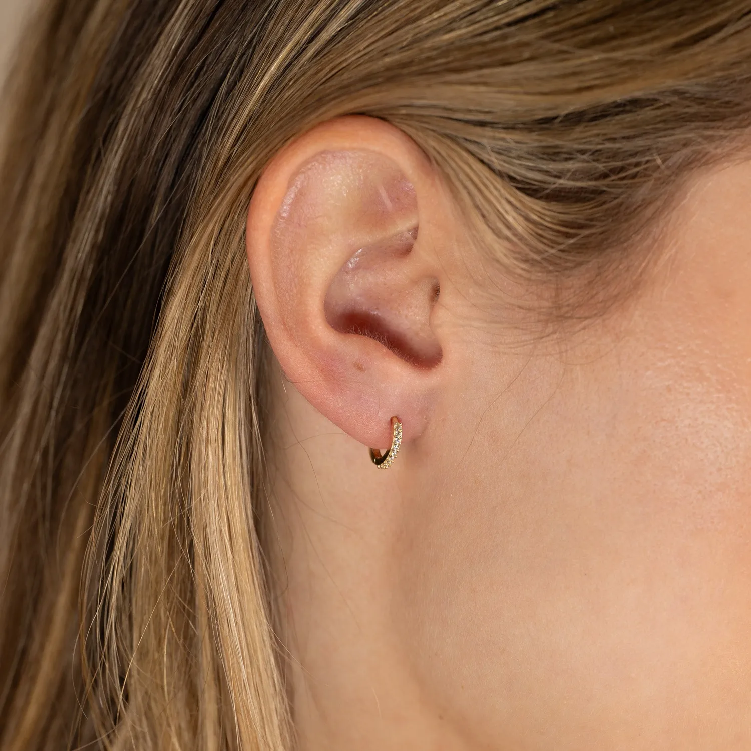Sisi Copenhagen Alissa Crystal 10mm creoler 9 kt zirkonia