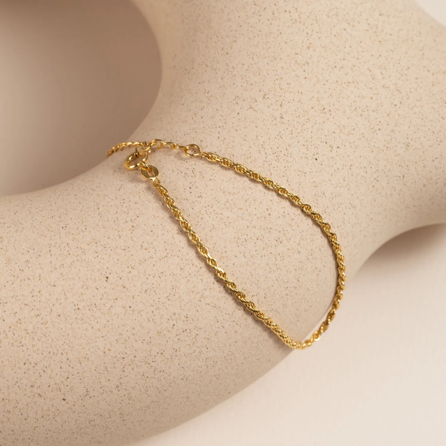 Sisi Copenhagen Svea Small armbånd forgyldt 16 cm