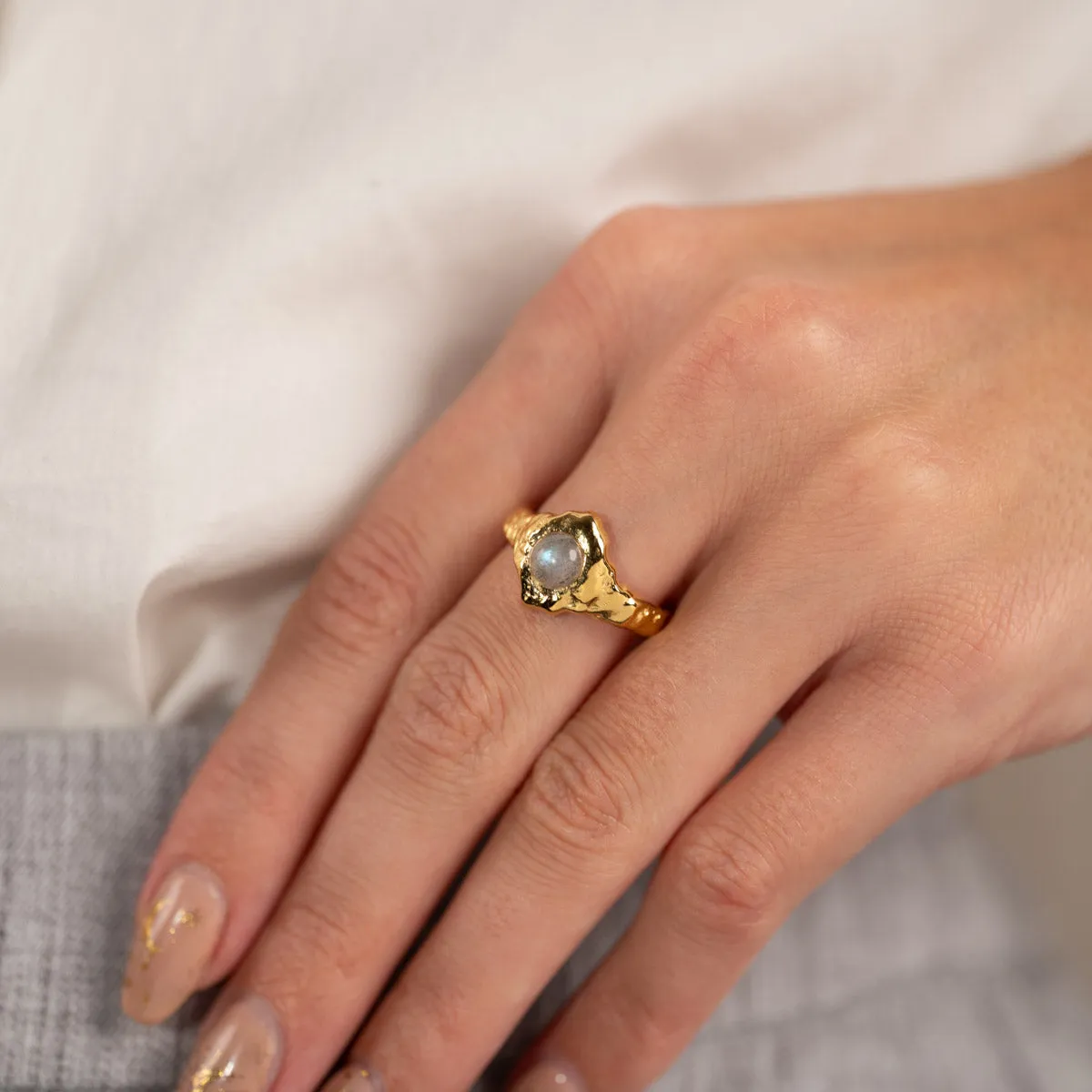 Sisi Copenhagen Gigi ring med månesten cabochon