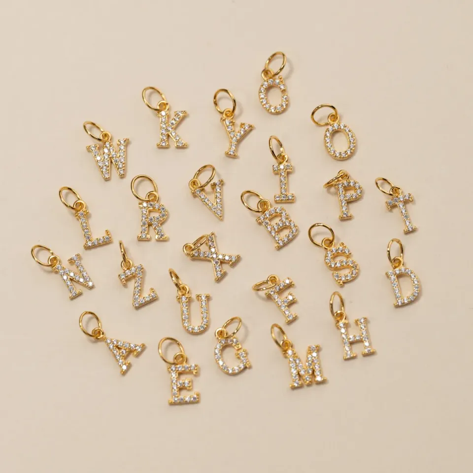 Sisi Copenhagen Letter Crystal bogstavvedhæng forgyldt A-Z