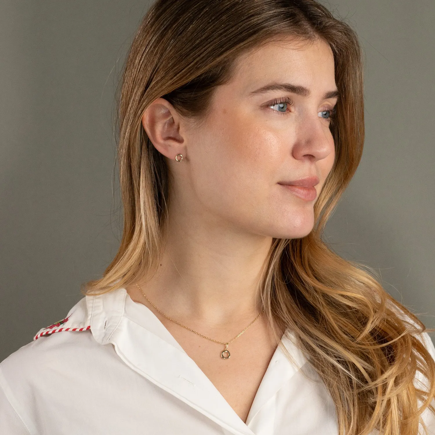 Sisi Copenhagen Olea ørestikker massivt guld 7 mm et par