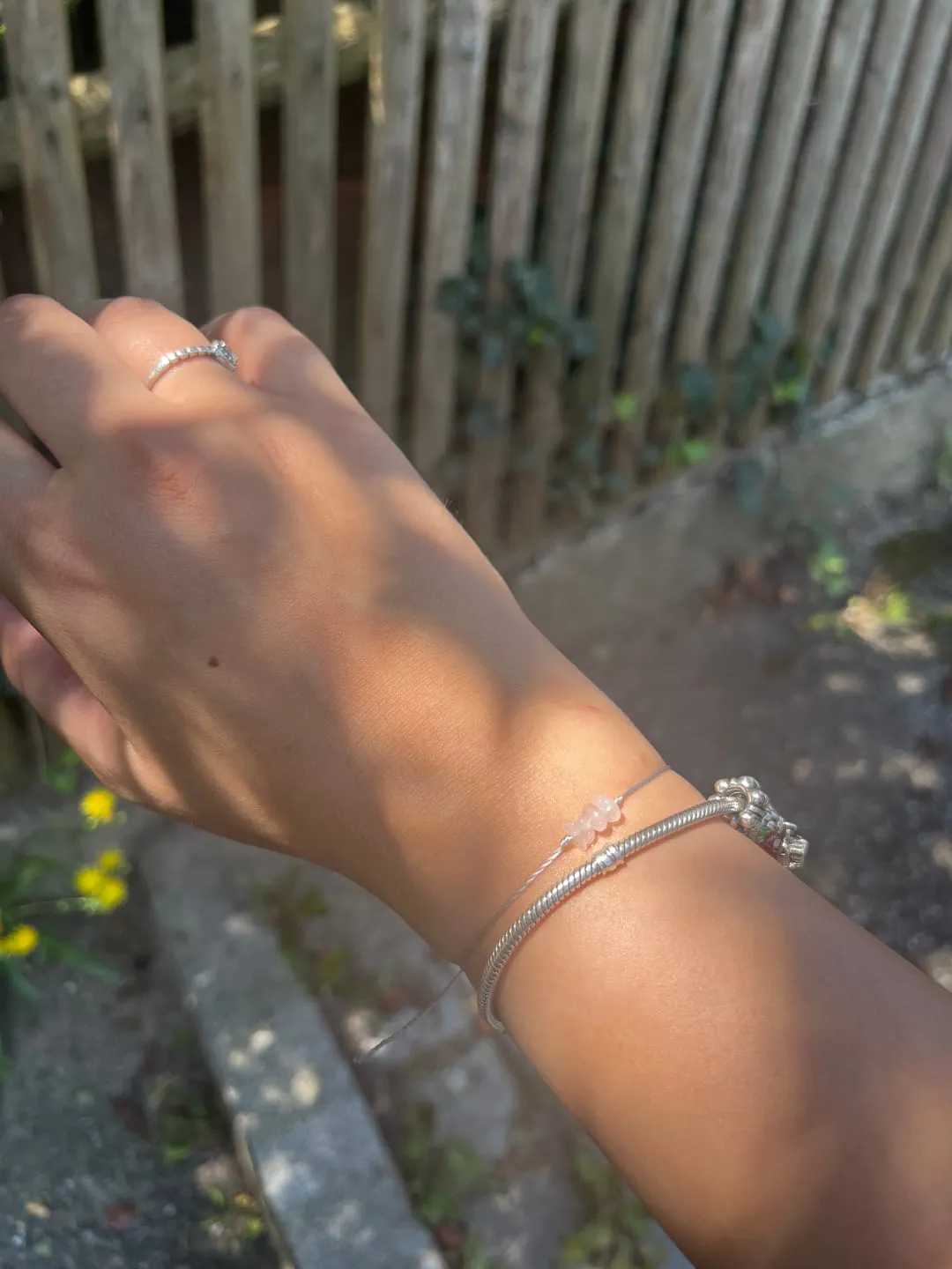 TIMI OF SWEDEN Rose Quartz chip armbånd forgyldt kærlighed