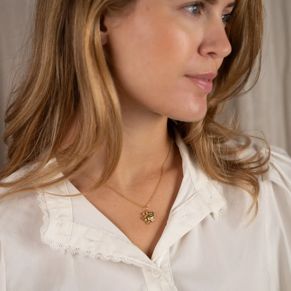 Sisi Copenhagen Aurelia Moonstone Golden vedhæng forgyldt