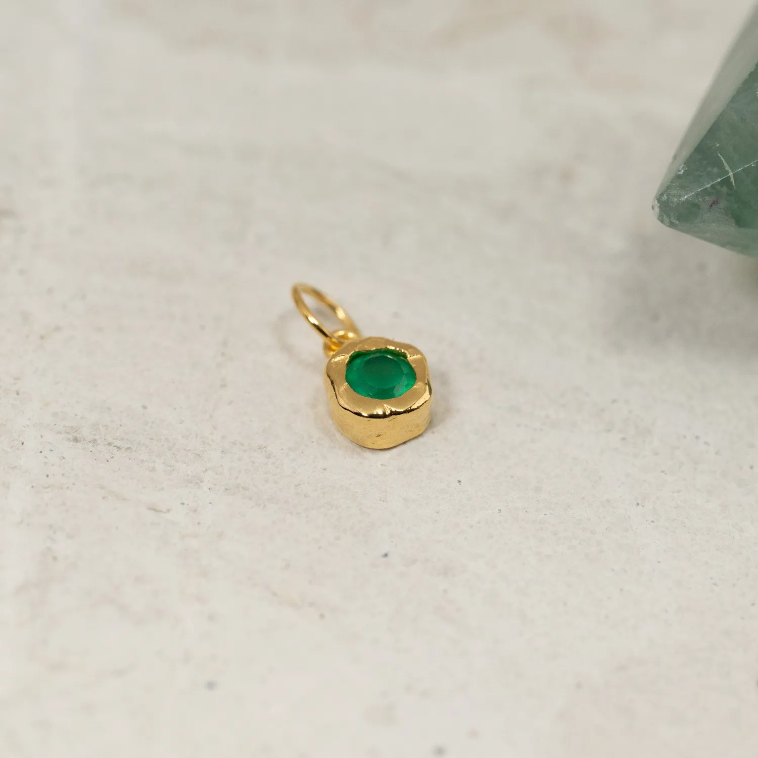 Sisi Copenhagen Selene Green Agate vedhæng forgyldt 4 mm