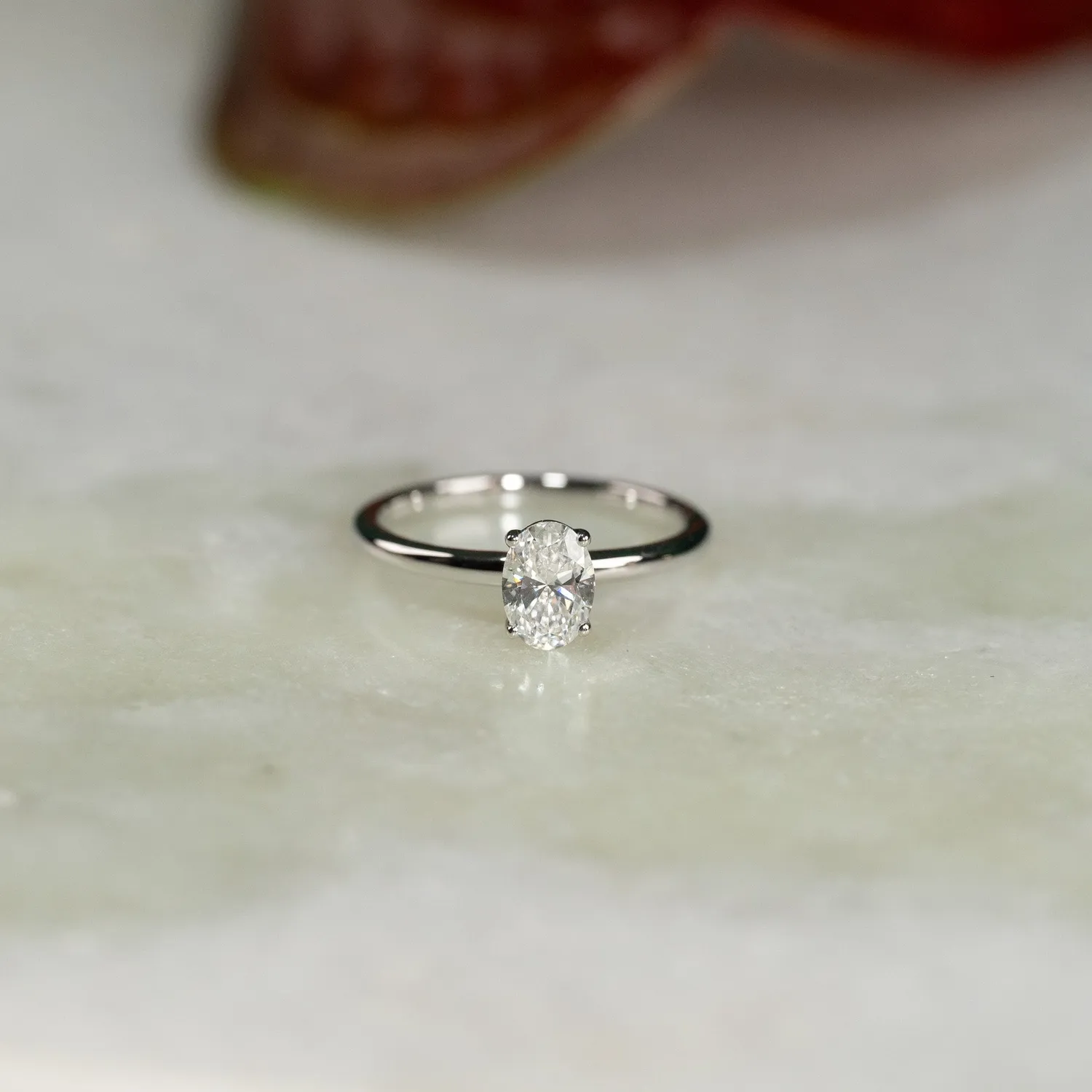 Sisi Copenhagen Solitaire oval diamantring 0,75 ct hvidguld