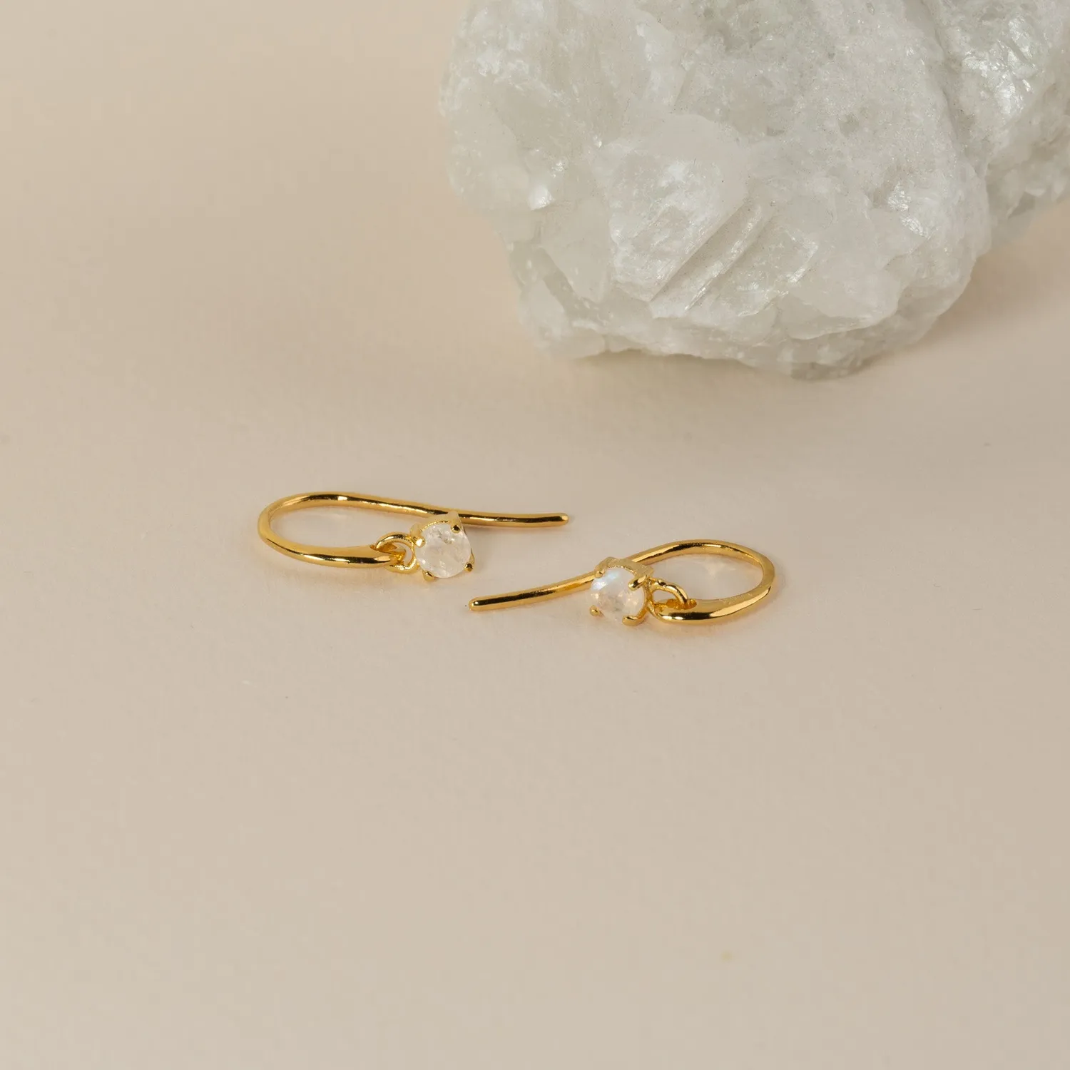 Sisi Copenhagen Gemma Moonstone Golden hook øreringe månesten