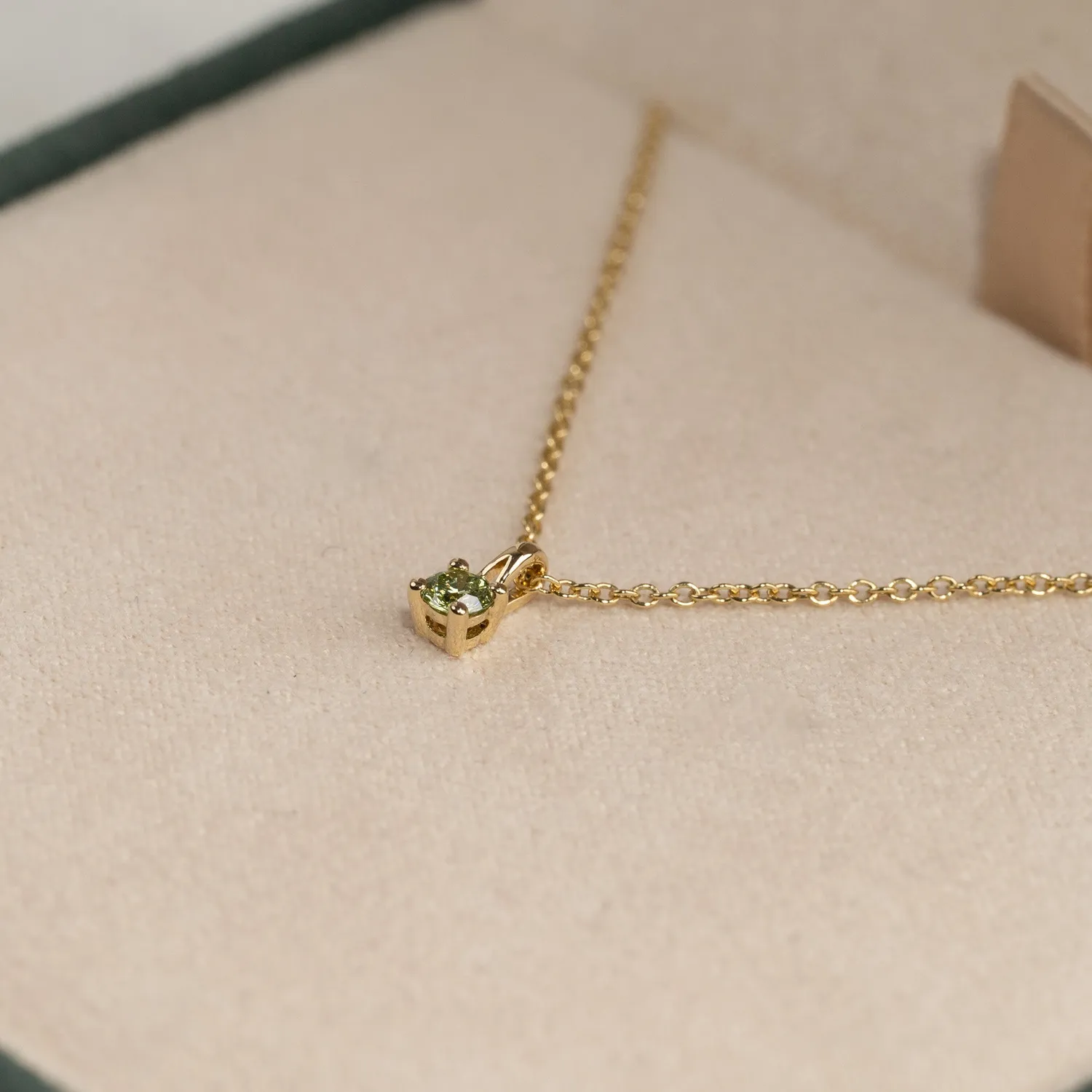 Sisi Copenhagen Prong Solitaire Ocean Green diamantvedhæng 0,1 ct