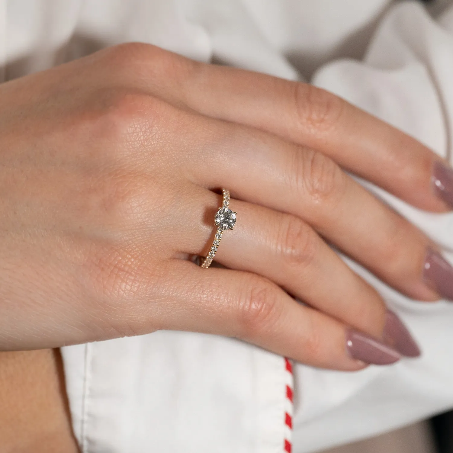 Sisi Copenhagen Hidden-Halo Alliance 0,8 ct ring guld diamant
