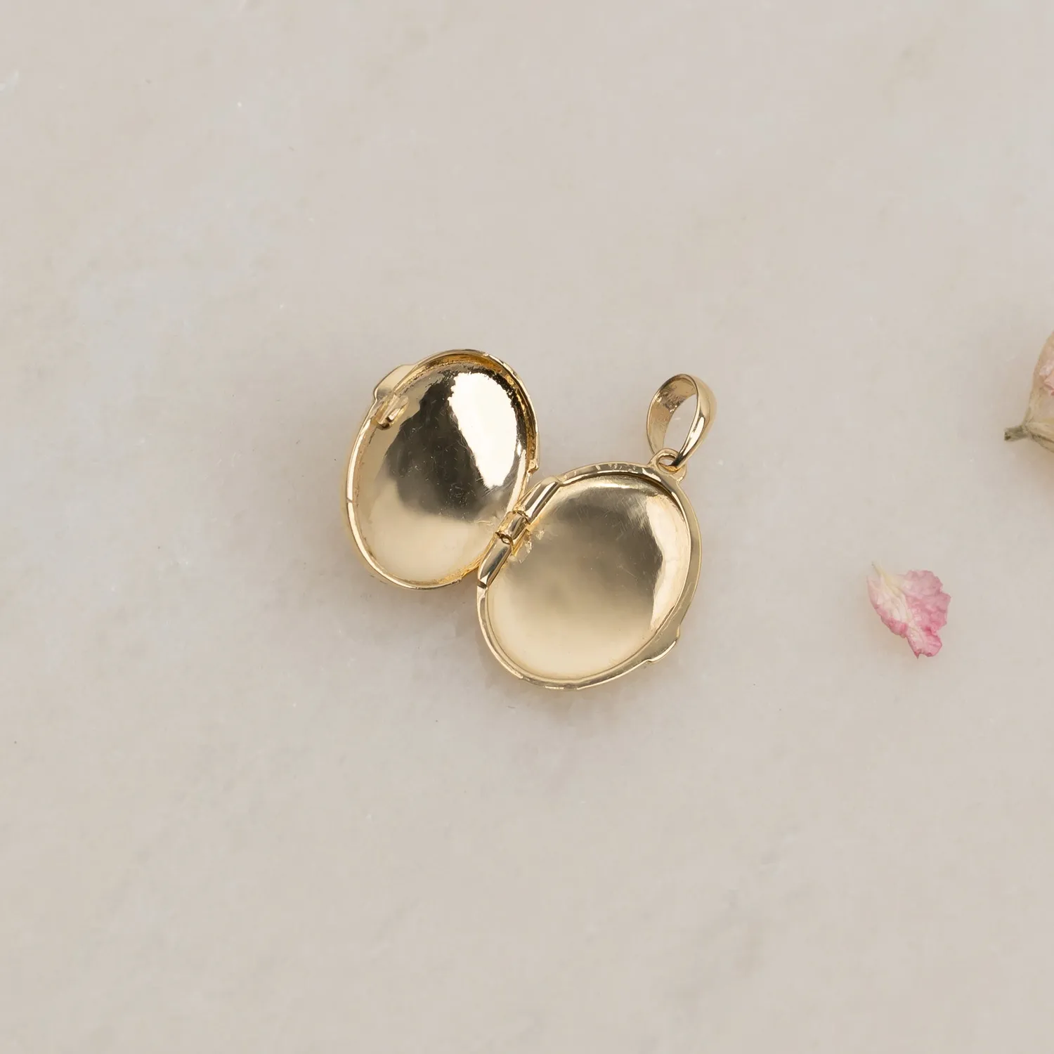 Sisi Copenhagen Engravable Oval medaljon 9 karat guld graverbar