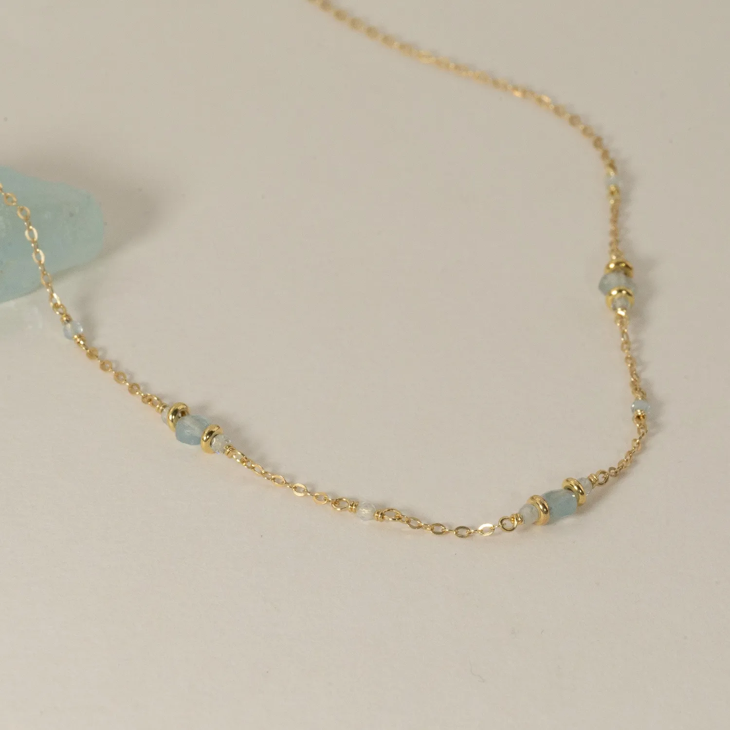 Sisi Copenhagen Cordelia Blue Aquamarine halskæde forgyldt 42 cm