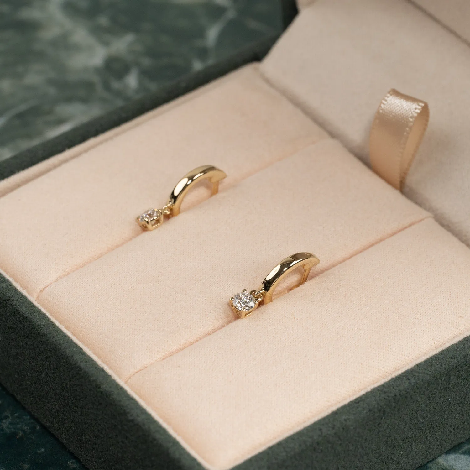 Sisi Copenhagen Solitaire Drop creoler 14kt guld 0,4ct