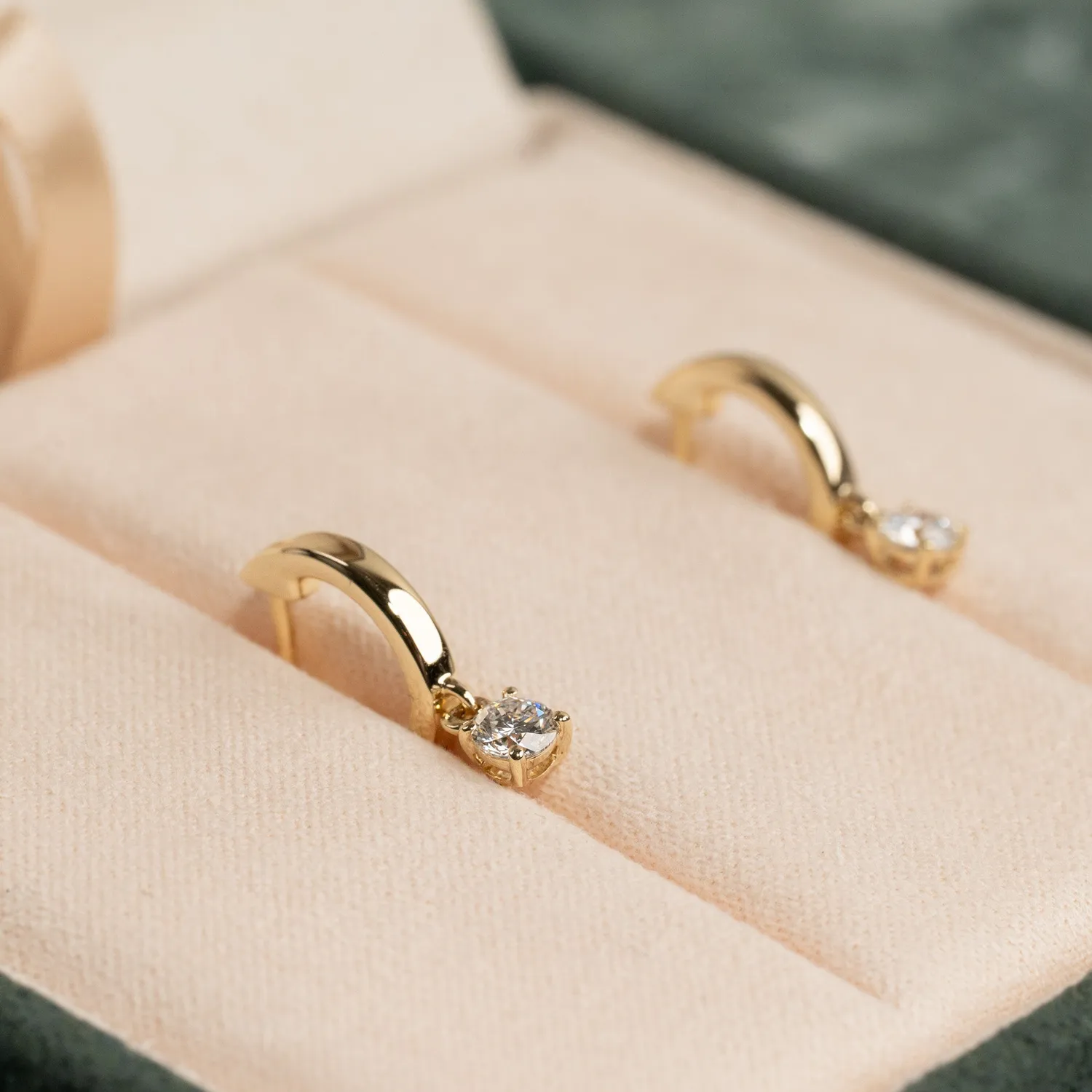 Sisi Copenhagen Solitaire Drop creoler 14kt guld 0,4ct