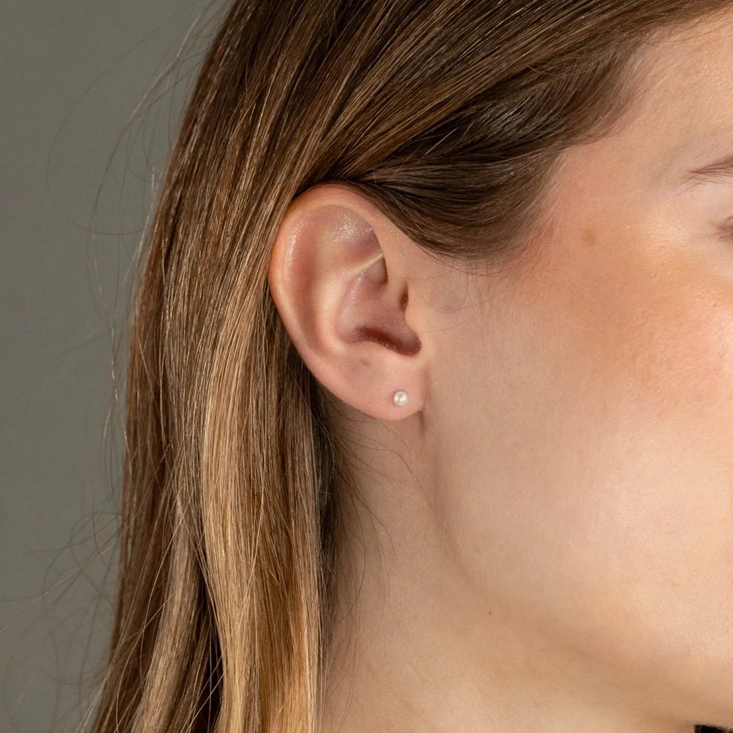 Sisi Copenhagen Maggie ørestikker guld perle 3 mm
