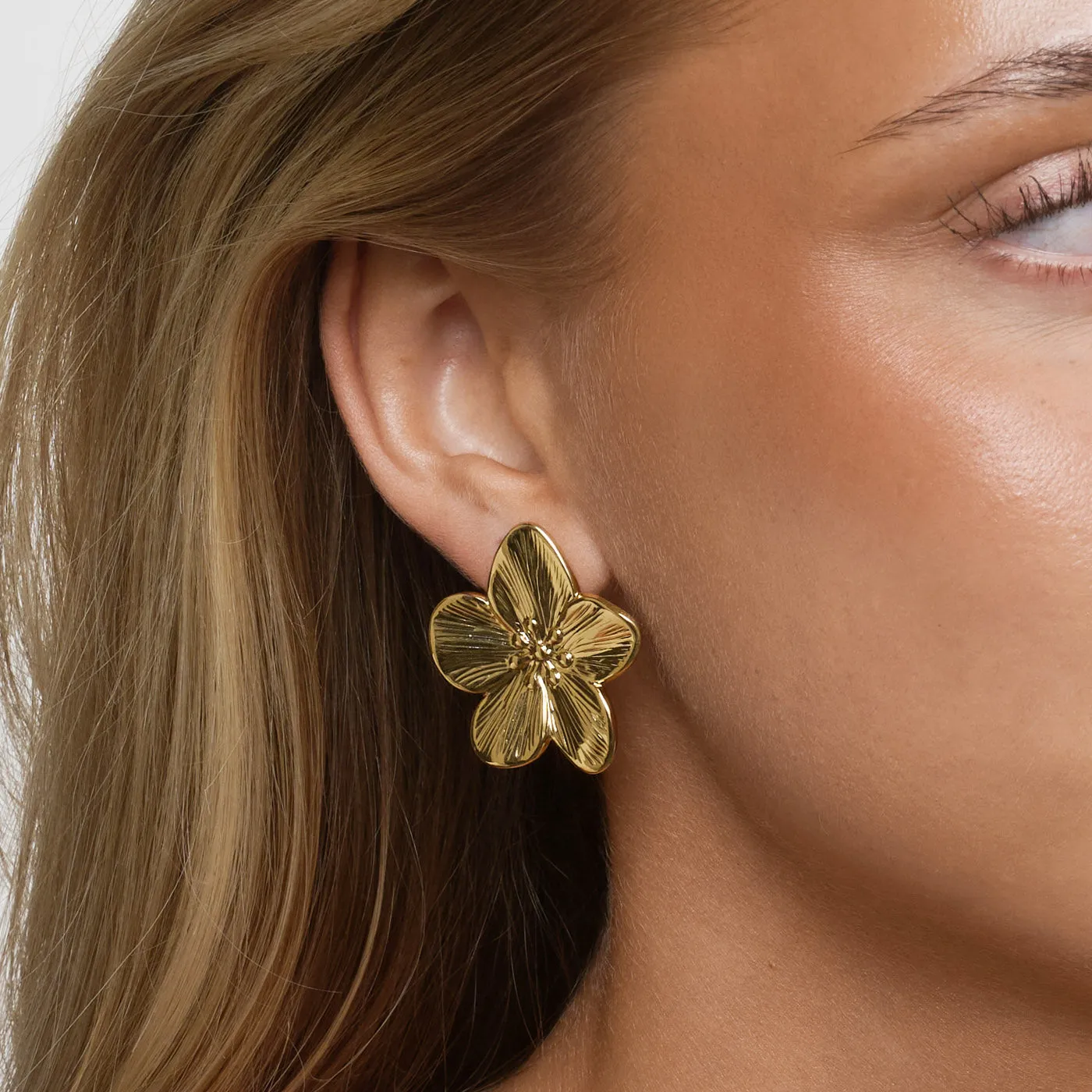TIMI OF SWEDEN Maebry blomst ørestikker guld 33mm