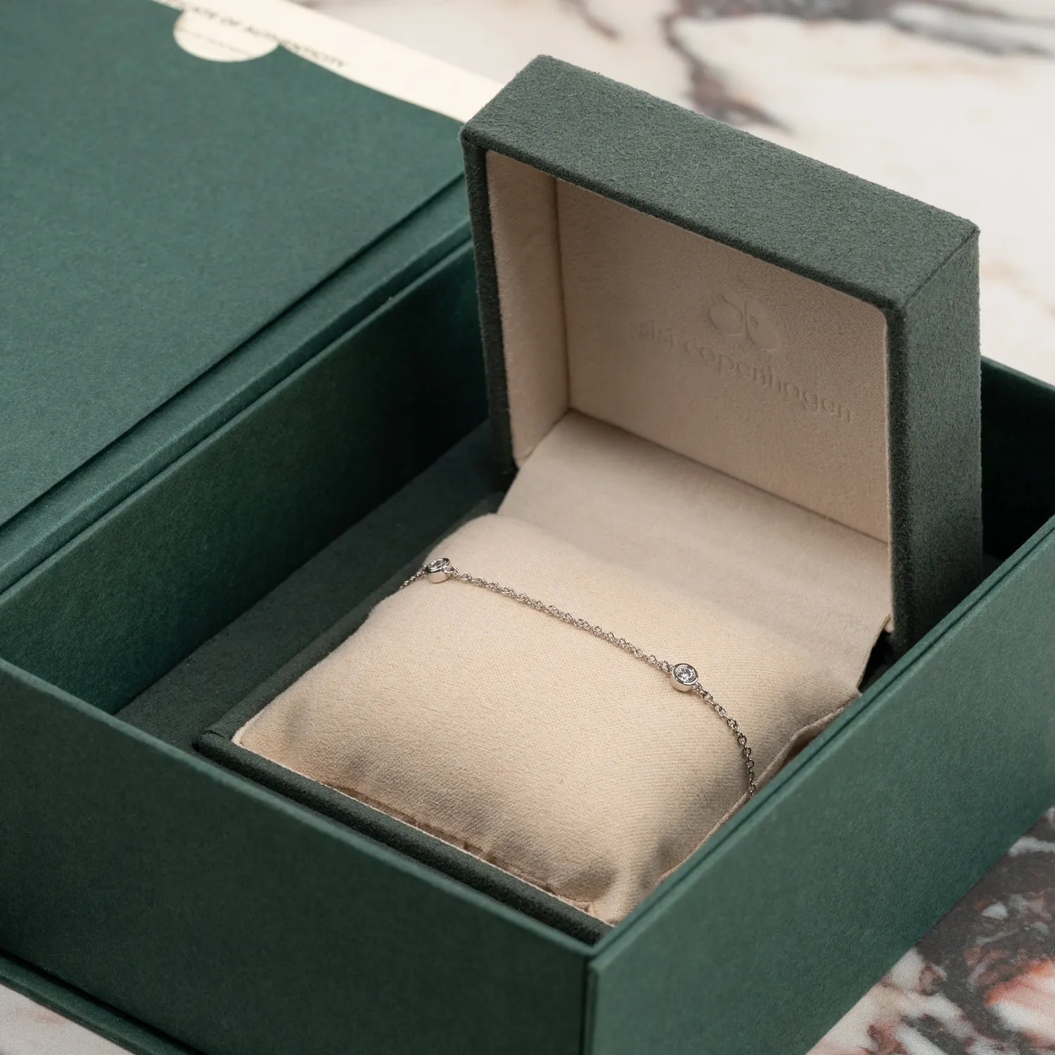 Sisi Copenhagen Three Stone 0,3 ct armbånd hvidguld lab-diamant