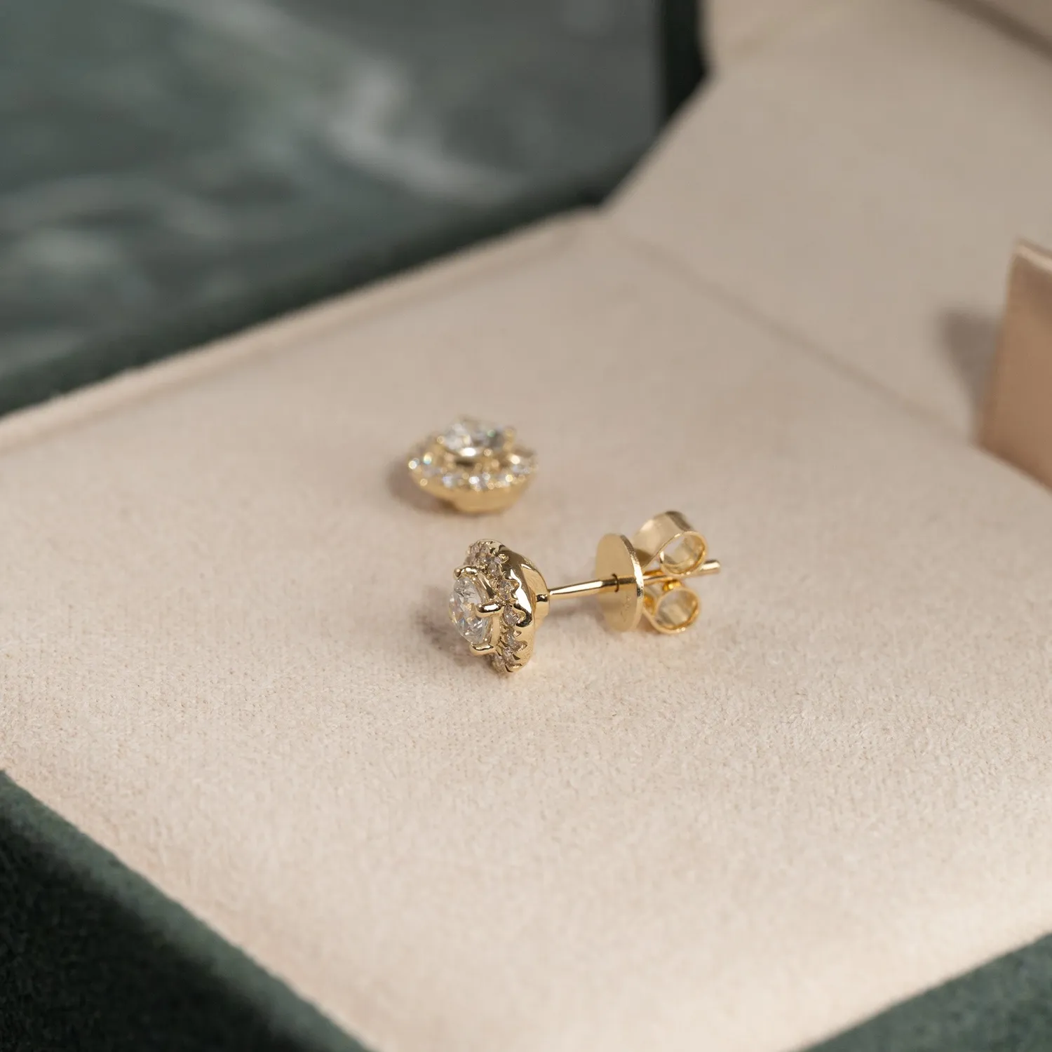 Sisi Copenhagen Halo diamantørestikker 14 kt guld 0,65 ct
