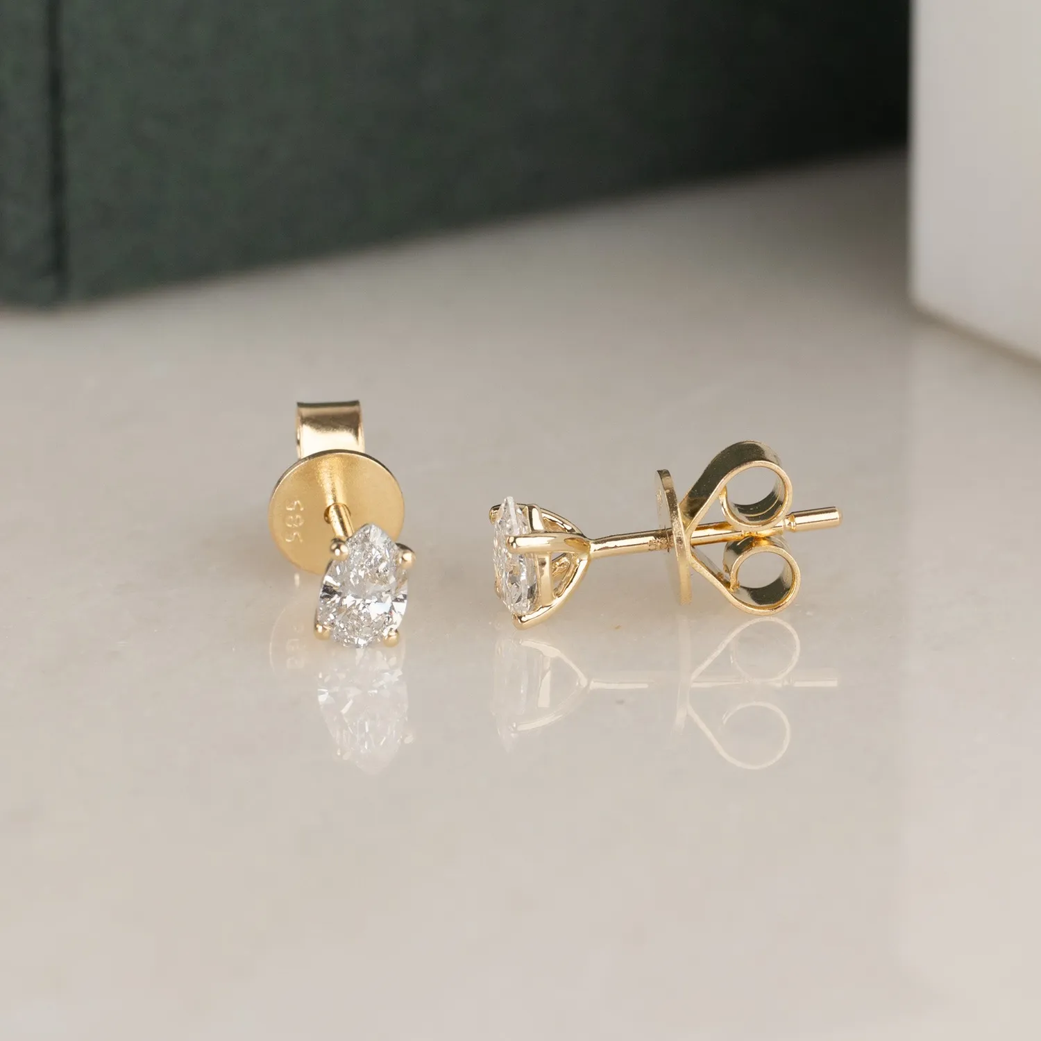 Sisi Copenhagen Solitaire diamantøreringe guld 0,5 ct pear