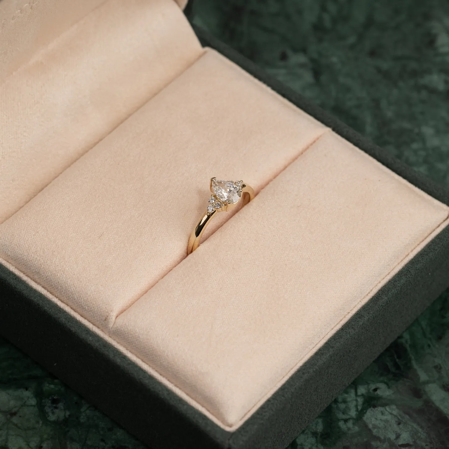 Sisi Copenhagen Triad Pear-Cut ring guld 0,65 ct lab