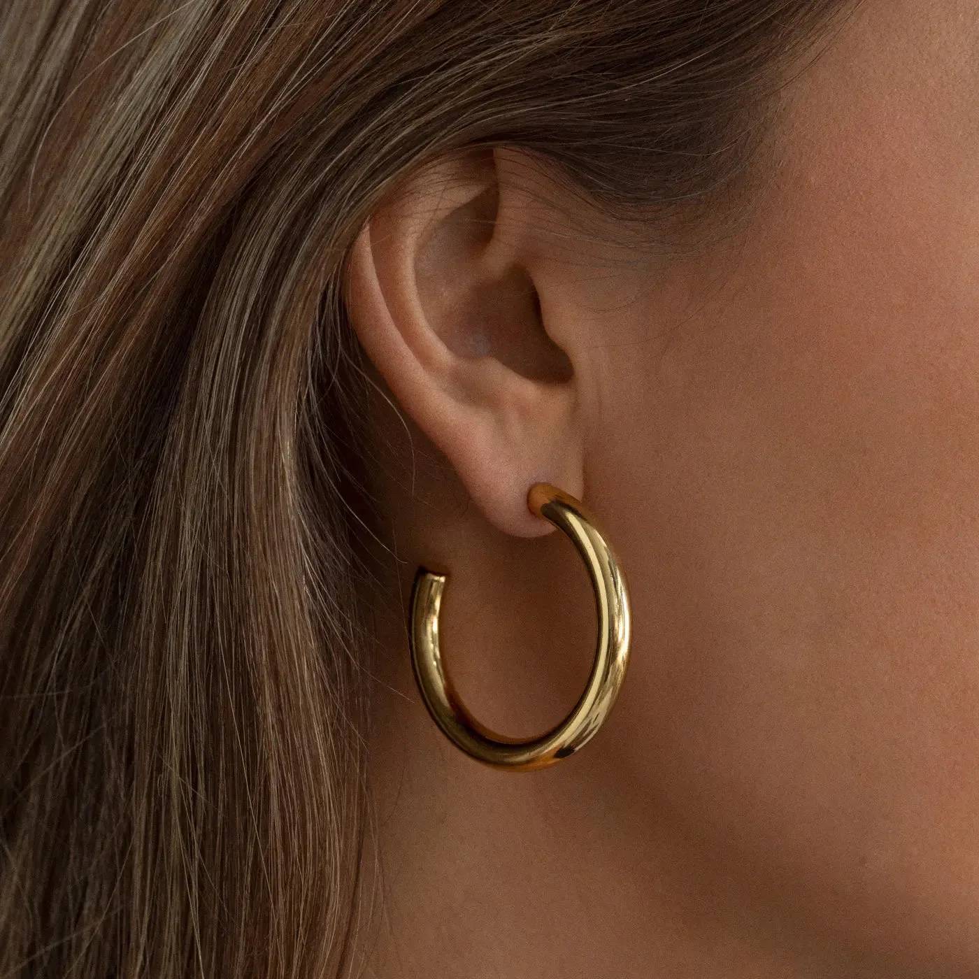 TIMI OF SWEDEN Elianna Large Statement hoop øreringe 30 mm