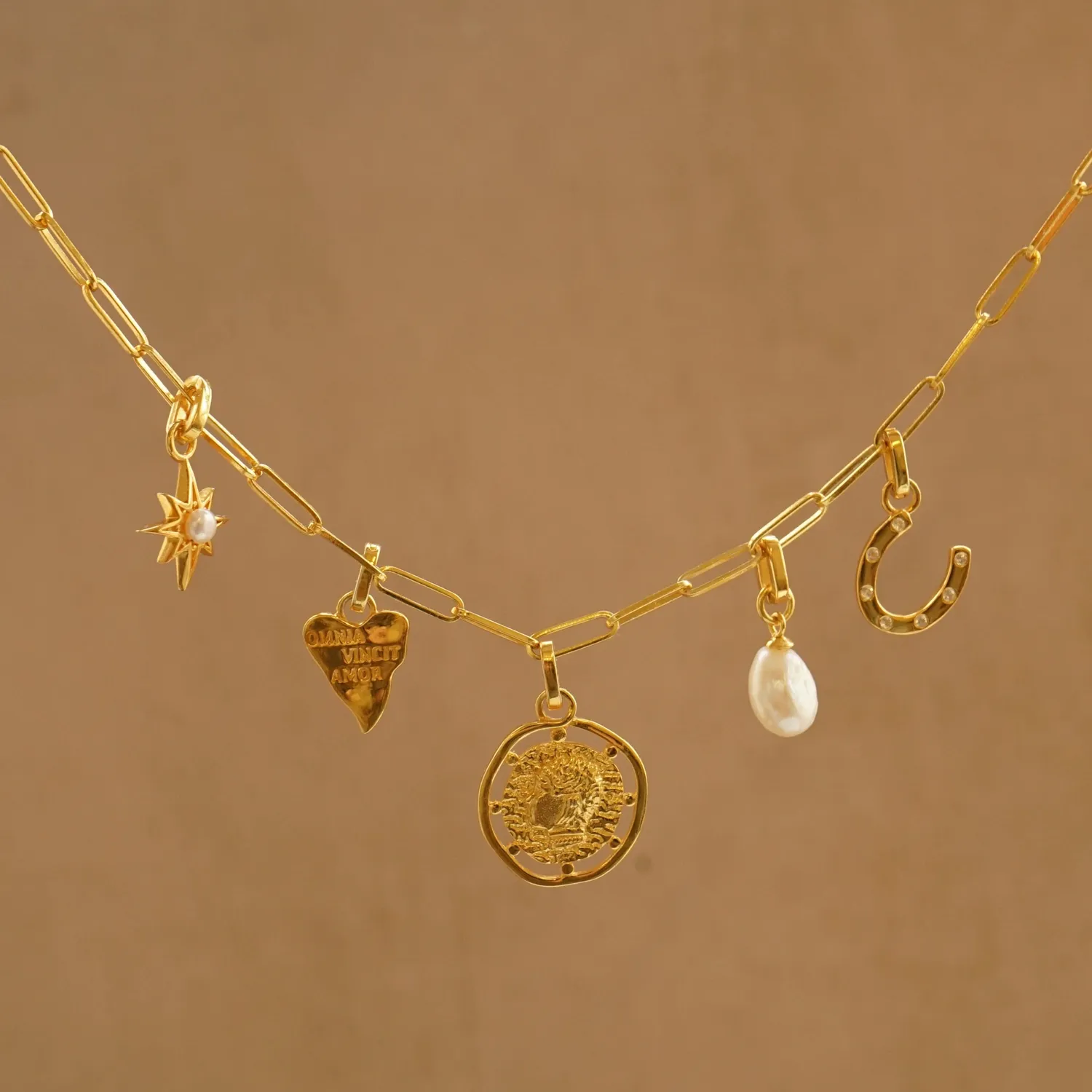 Orelia LUXE Medallion Coin charm forgyldt