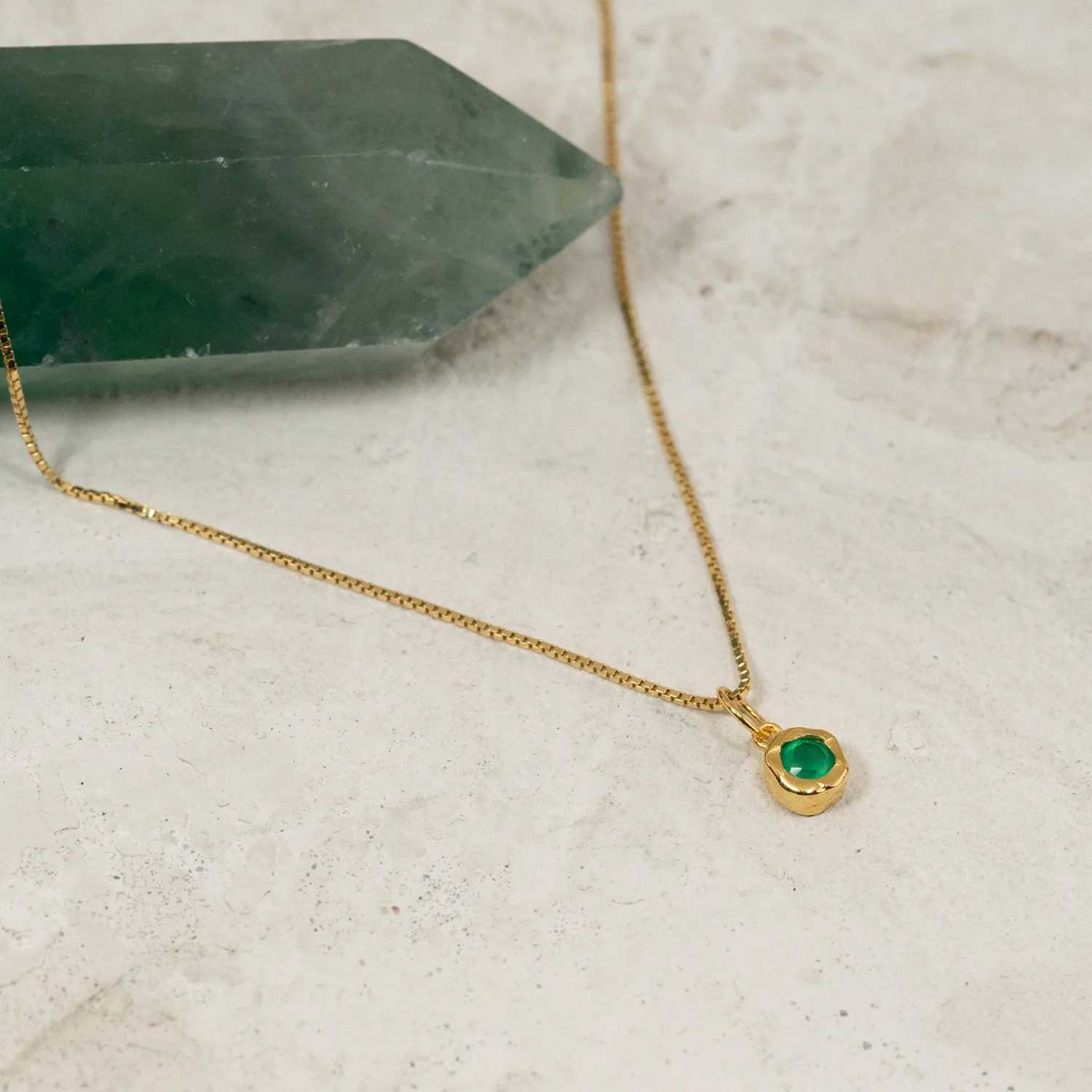 Sisi Copenhagen Selene Green Agate vedhæng forgyldt 4 mm